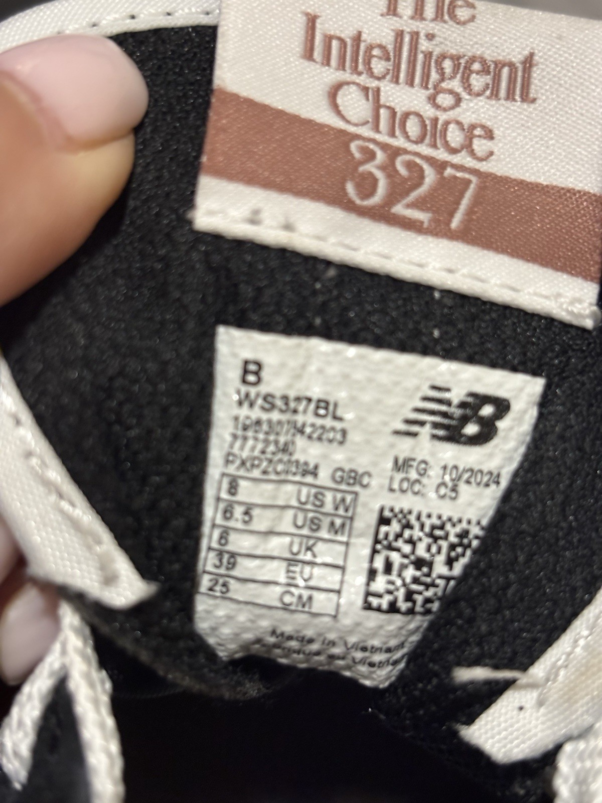 New Balance 327 WS327BL Black Cream Gum Women’s Sneakers Size 8