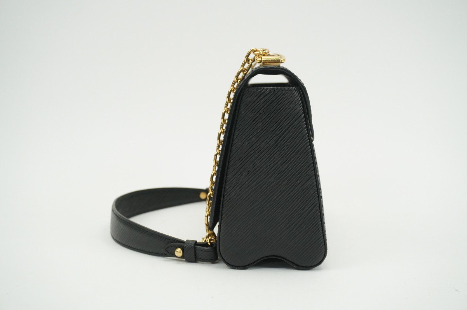 Louis Vuitton Twist MM M21554 Black Epi Leather Shoulder Bag 9.1″ x 6.7″ x 3.7″