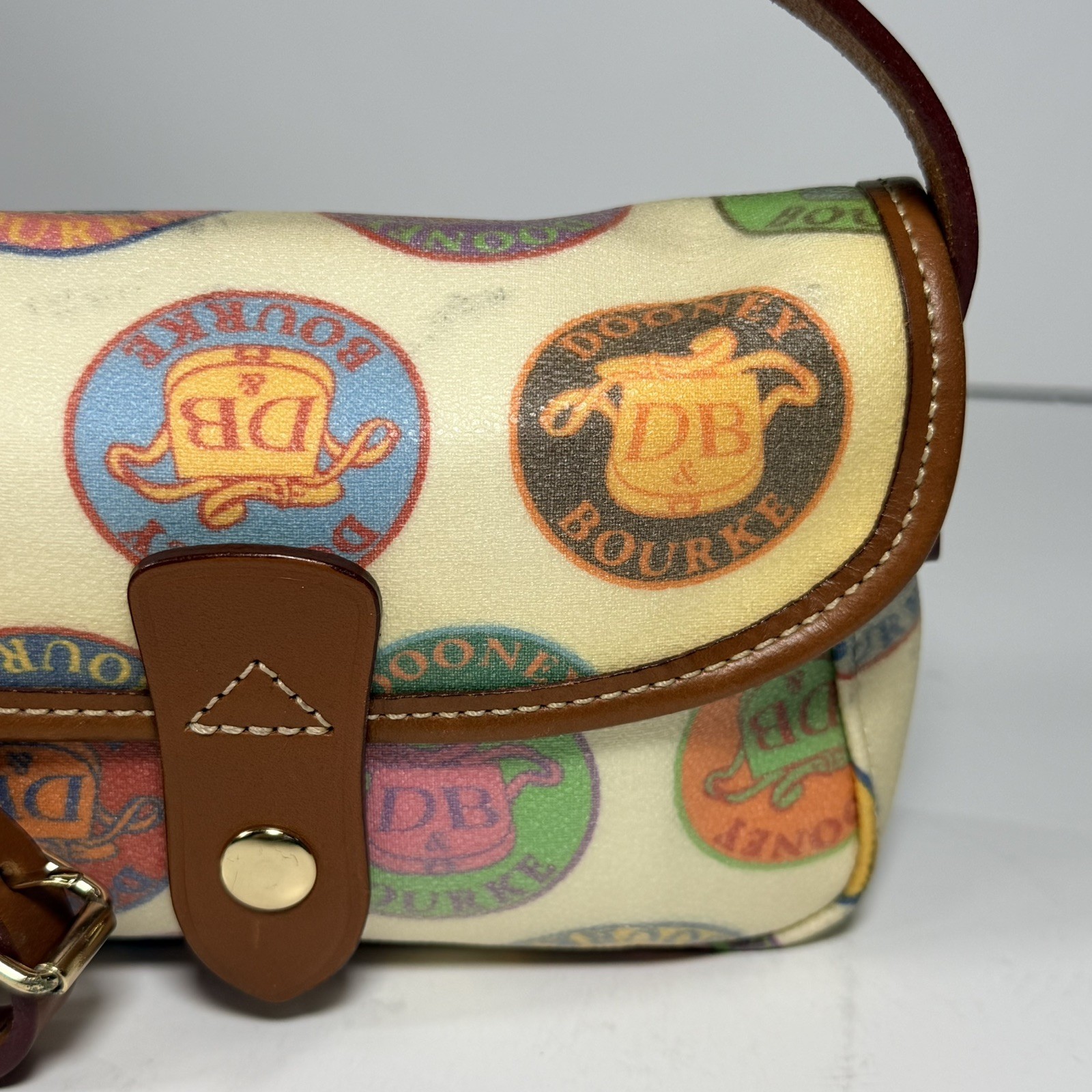 Vintage Dooney & Bourke Multicolor Crest Logo Pochette Shoulder Bag Y2K Leather