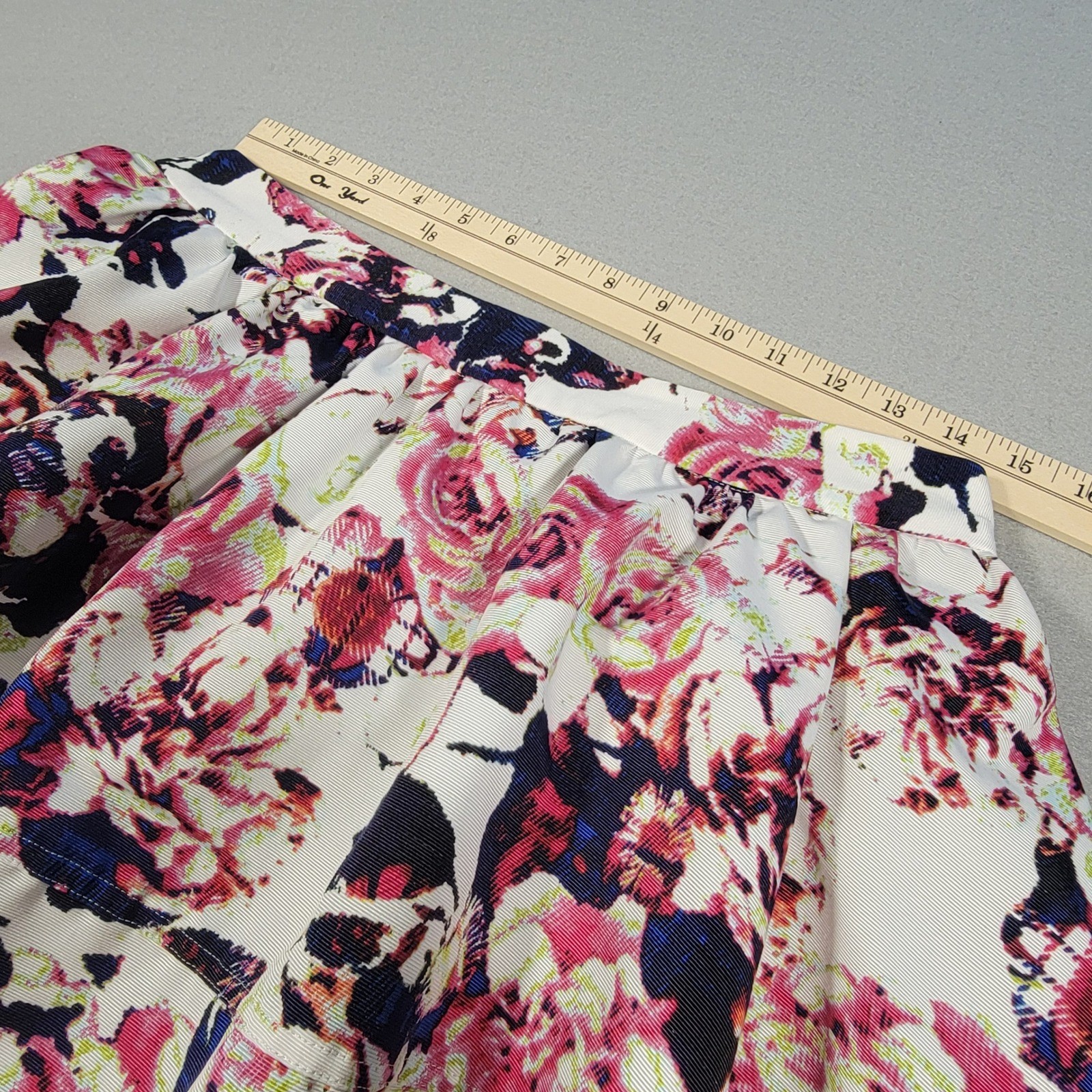 Express Floral Print Mini Skirt Womens Size 10 White Pink Blue Lined Pockets