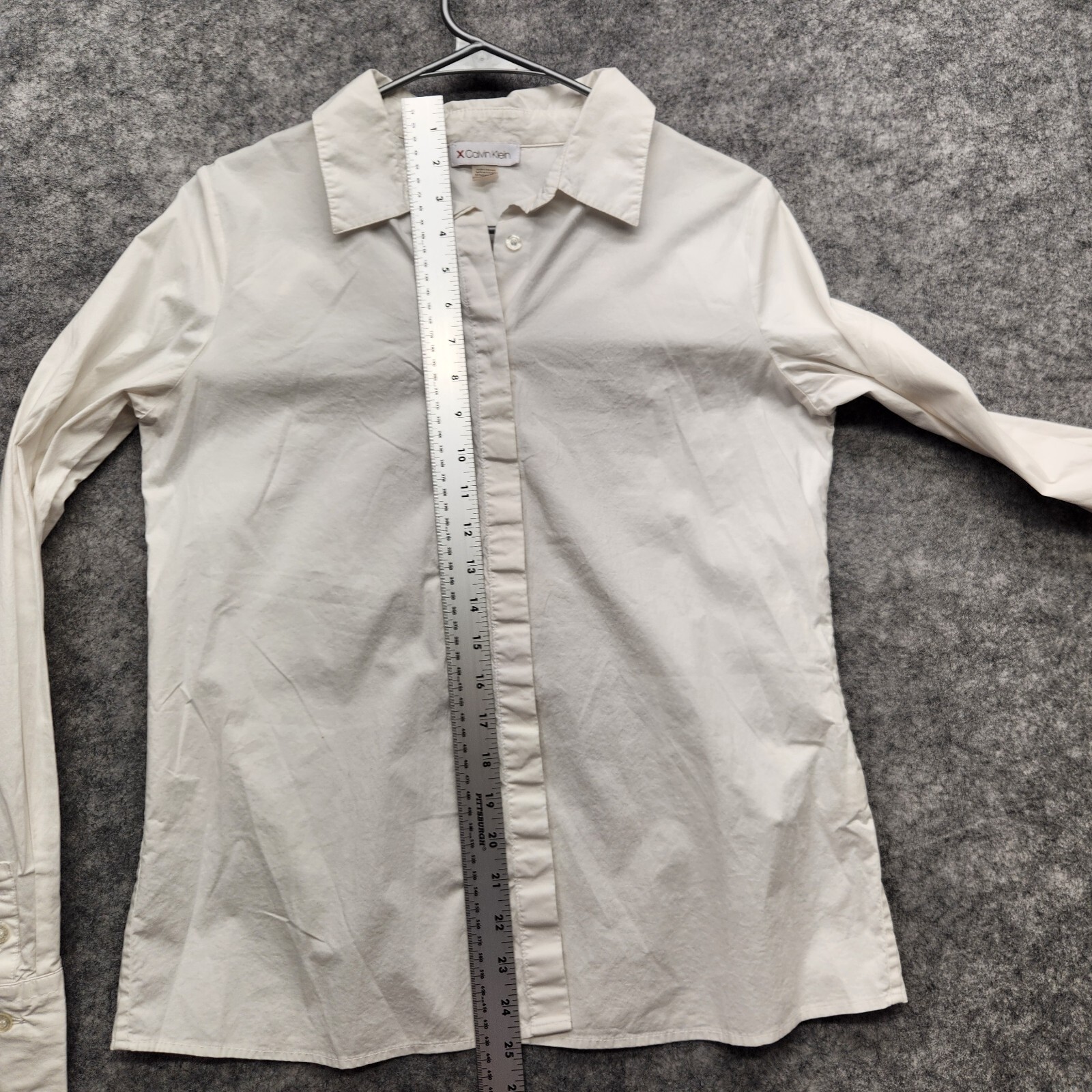 Calvin Klein Long Sleeve Women’s Medium White Two Button Straight Barrel Cuff