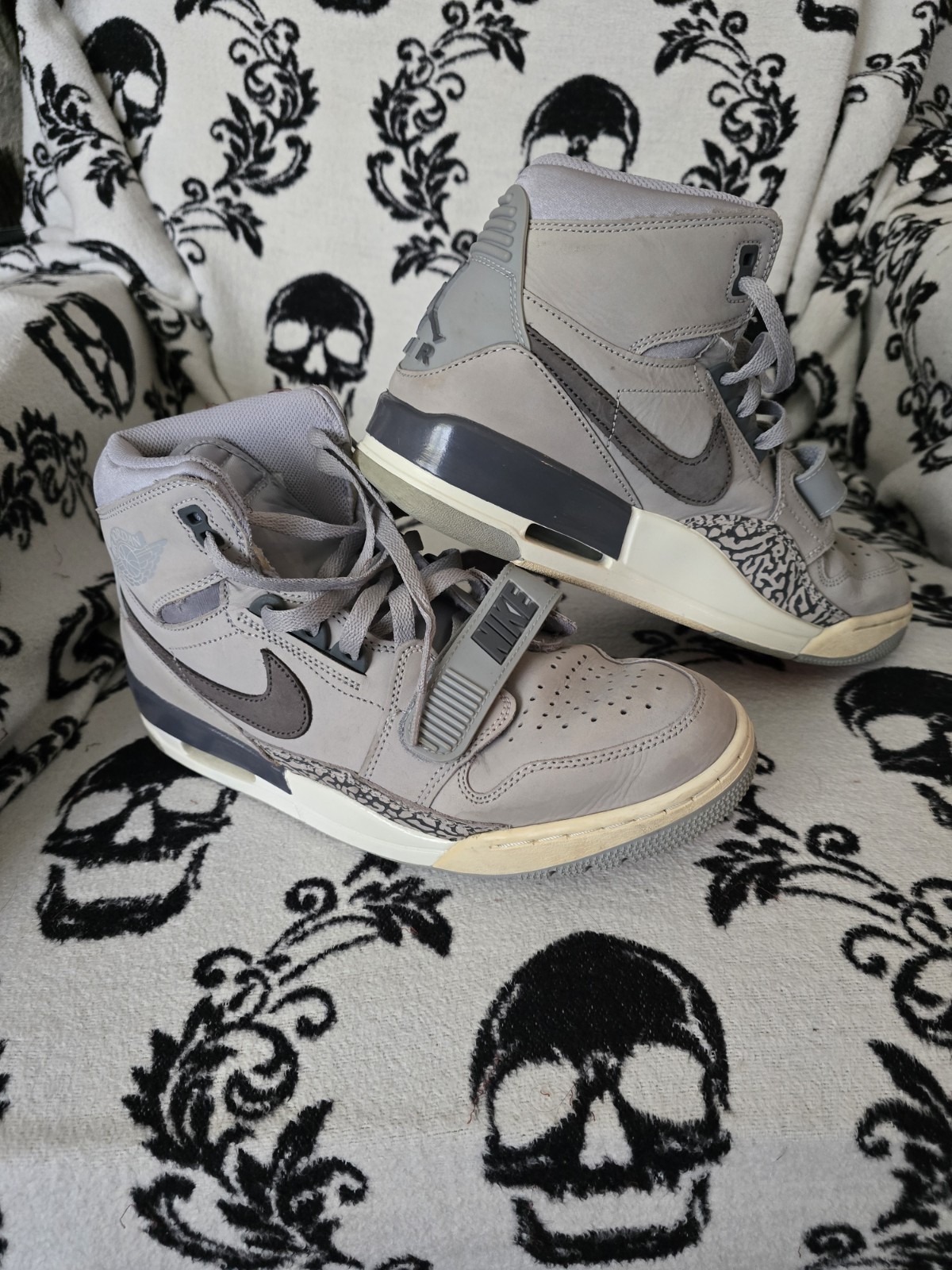 Jordan Air Jordan Legacy 312 Wolf Grey High Top Lace Up Strap AV3922-002