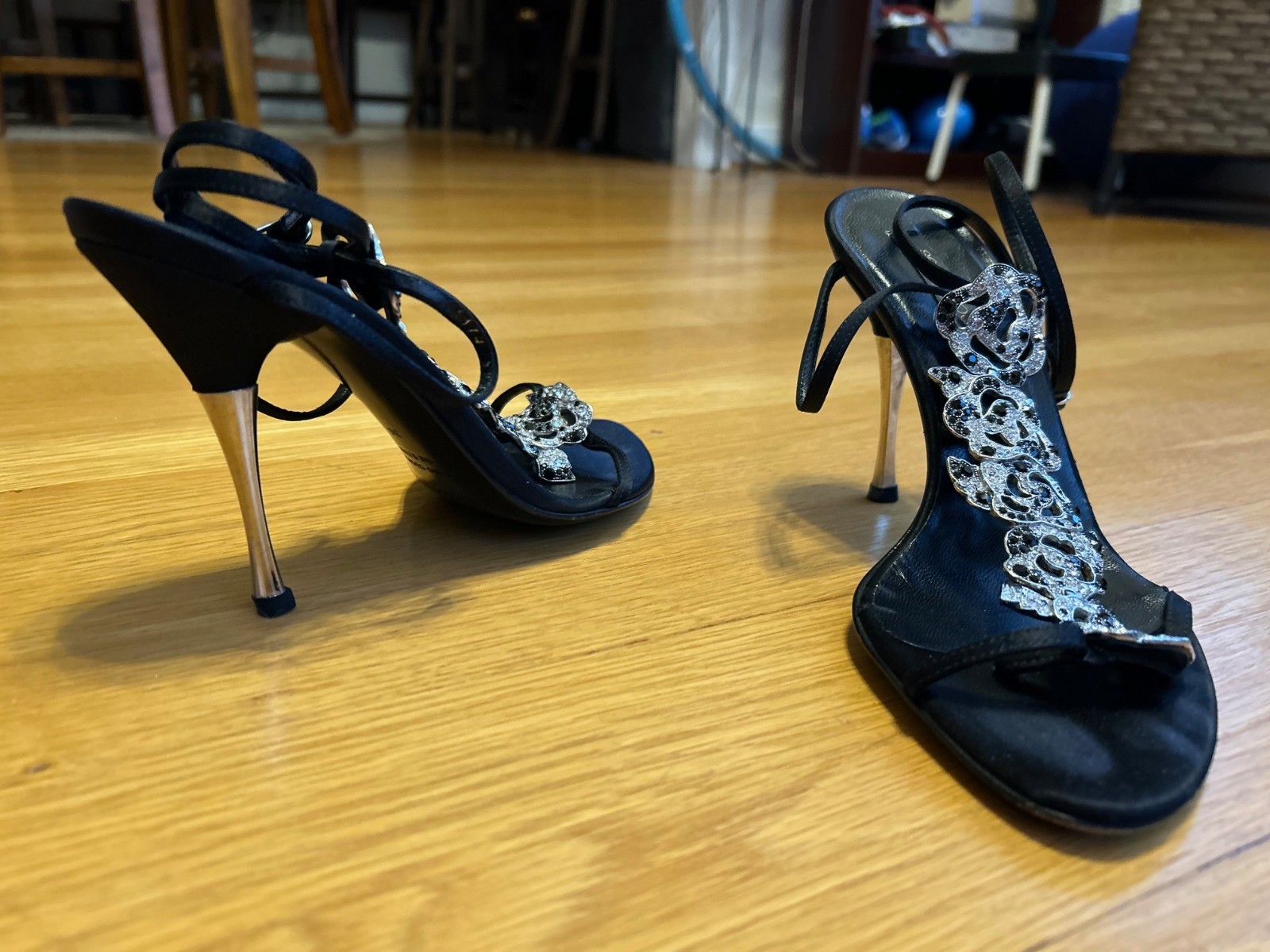 SERGIO ROSSI Black & Silver Satin Crystal T-Strap Sandals Size 6 IT 36 Good Cond