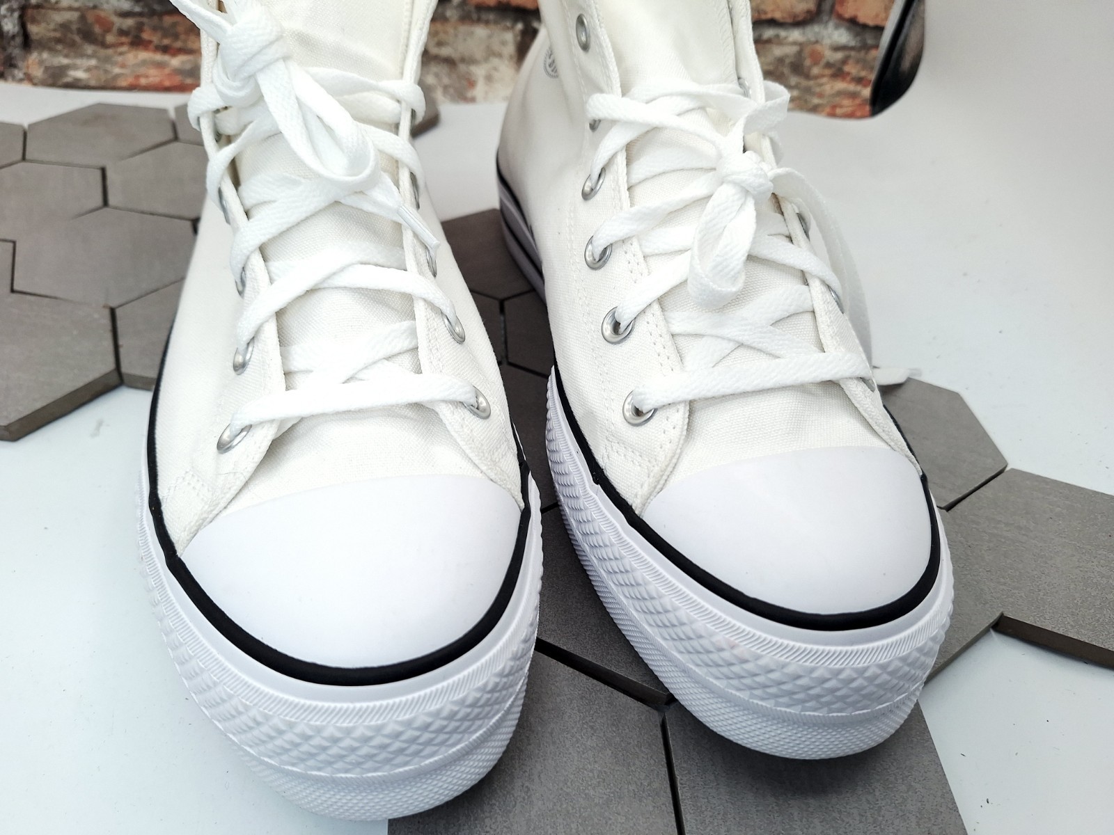 Converse CTAS Hi 1.5in Platform Lift OX White Black Men’s Sz 11 Canvas Sneakers