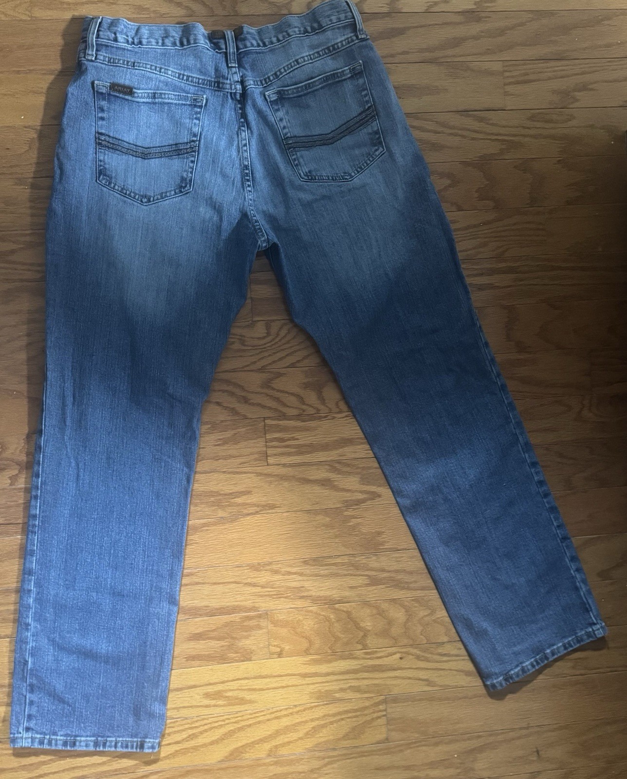 Ariat Men’s Blue Medium Wash Regular Fit Straight Leg Denim Jeans 34 Pockets