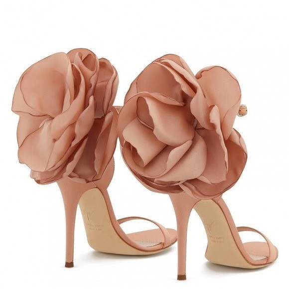 GIUSEPPE ZANOTTI Peony 115mm Sandals In Schwarz $1,395 38