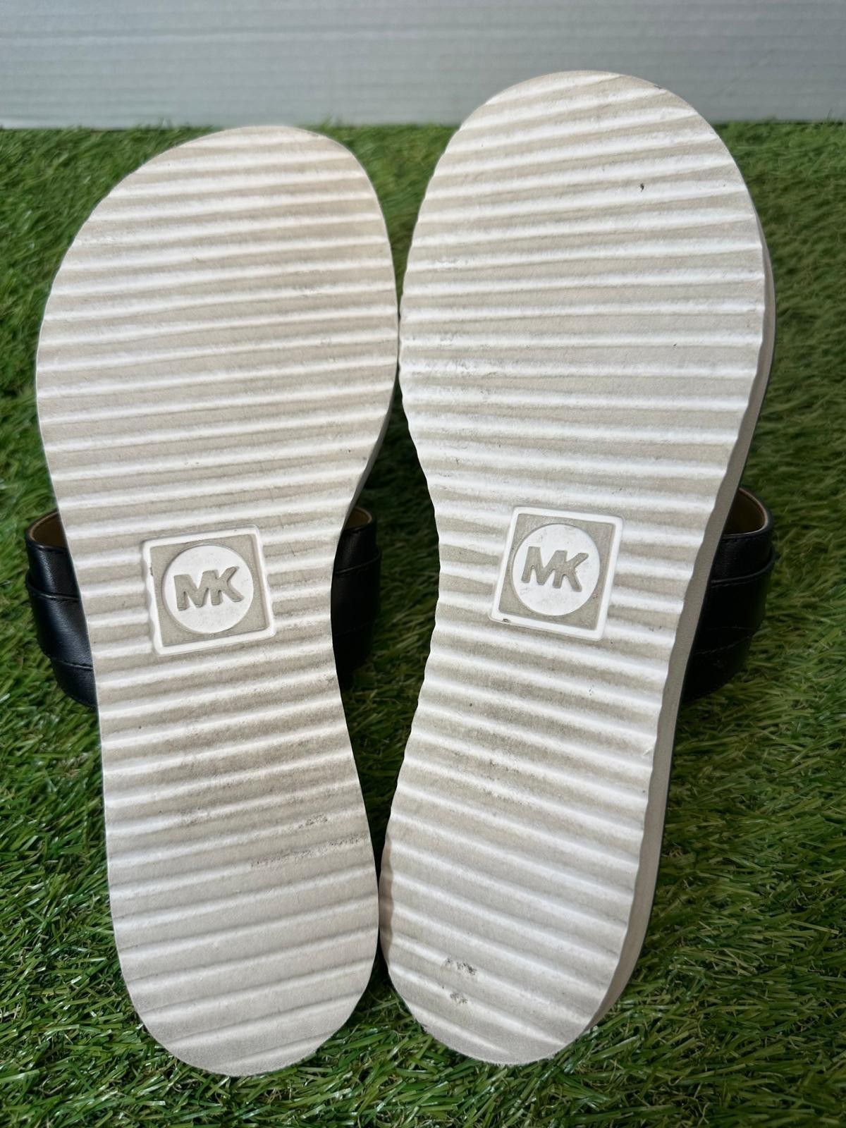 Michael Kors Briar Thong Sandals Womens 7.5 Black Silver MK Logo Summer Flats