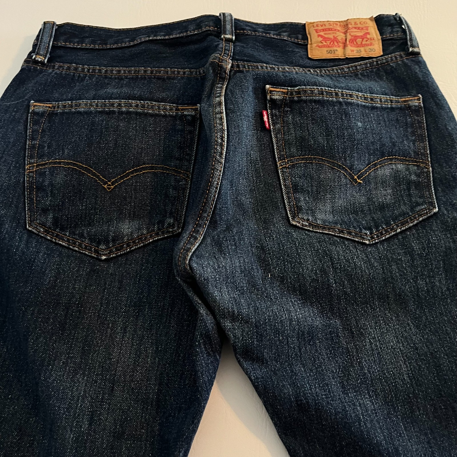 Levi’s Men’s 501 Jeans 31W x30L (Actual 30Wx29L) Button Fly Dark Blue Straight