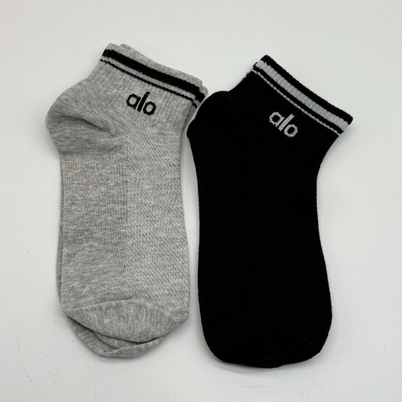 Yoga 2-Pack Socks Unisex Half-Crew Throwback Black – Grey NWT