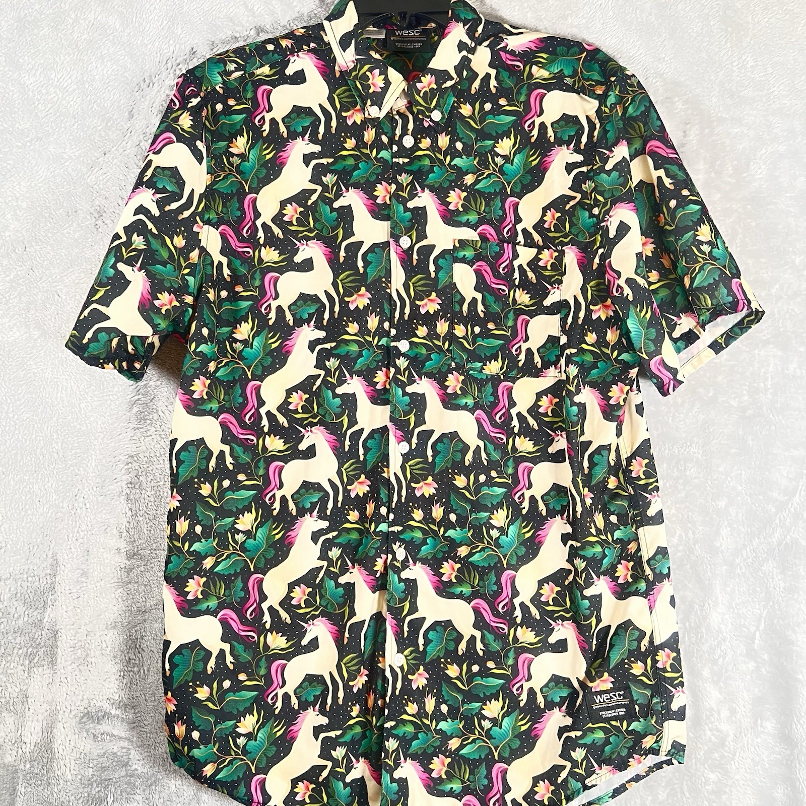 Wesc Unisex Men’s S Women’s M Unicorn Short Sleeve Button Up Fantasy