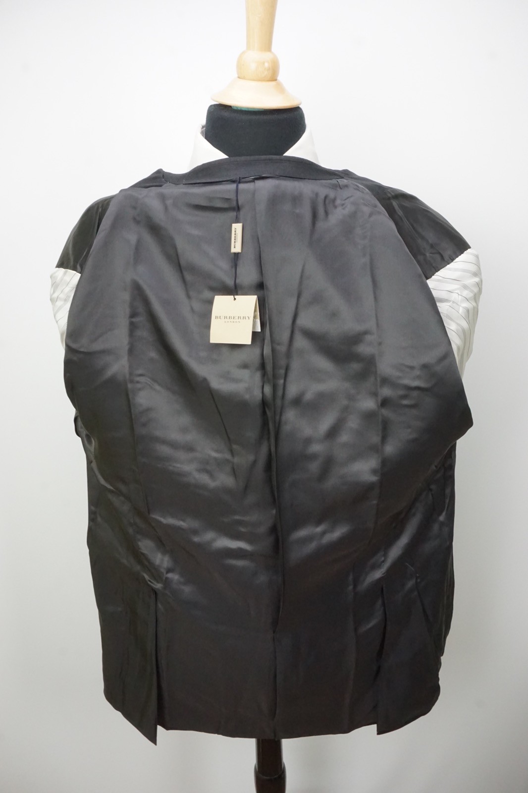 Burberry London Charcoal S150s Wool 2 Pc Suit Jacket Pants Sz 46R NEW