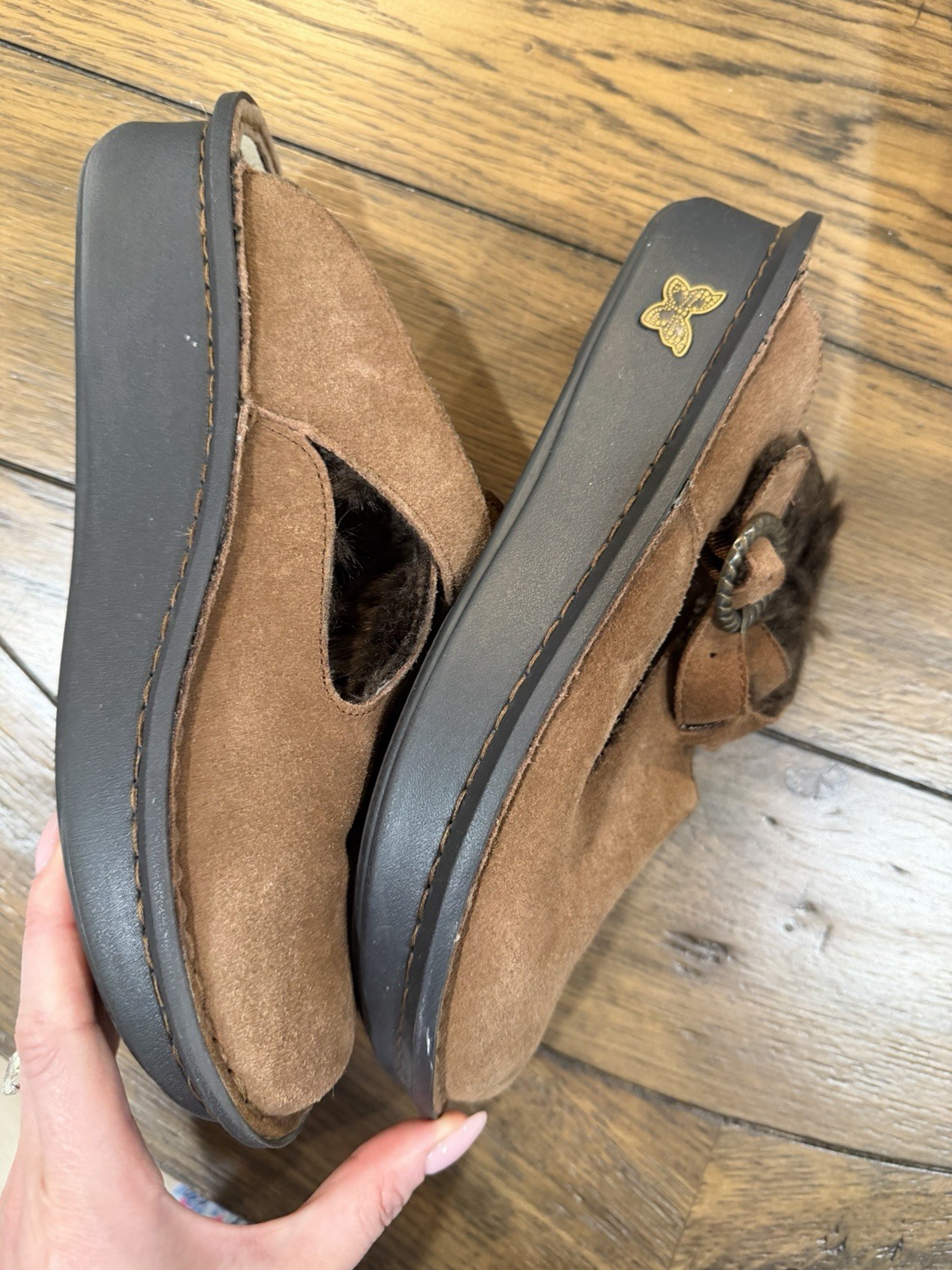 Alegria Clogs With Fur Size 9-9.5