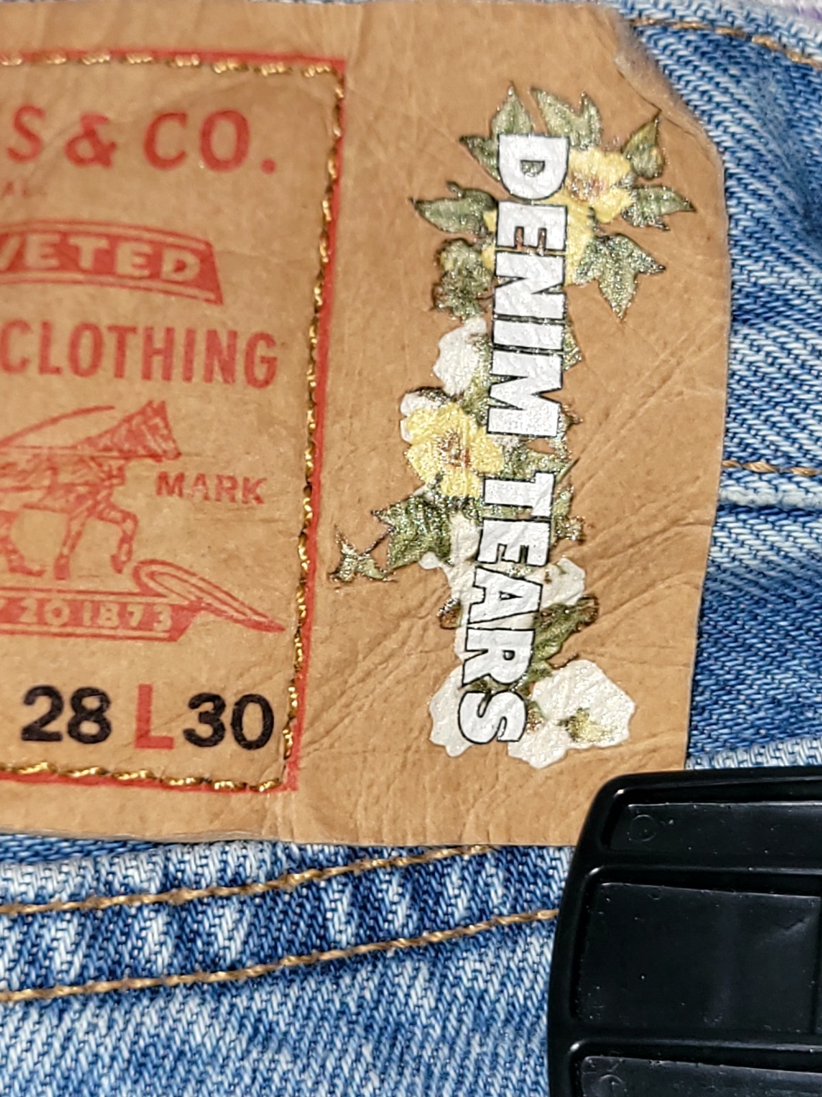 Levi’s 501 DT Denim Tears Cotton Wreath Jeans Levi’s Big E |28×30| Button Fly