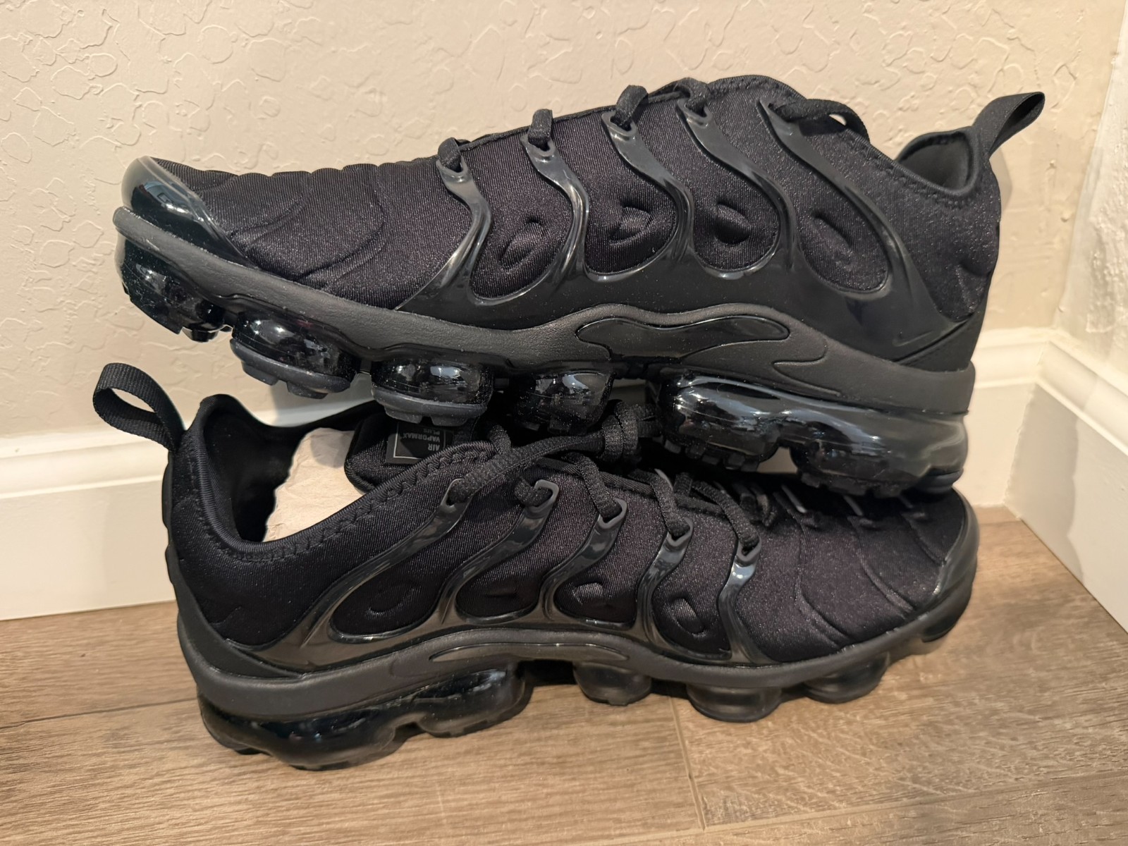Size 10.5 – Nike Air VaporMax Plus Low Triple Black, New in box