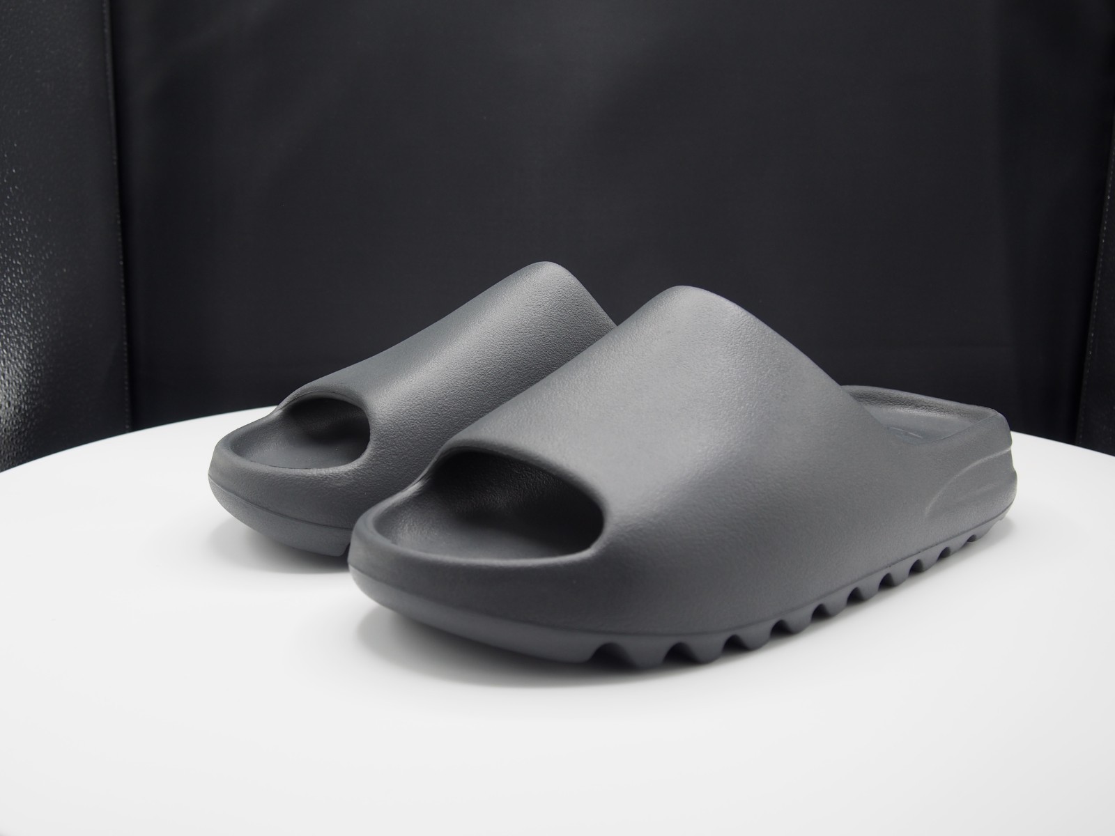 Adidas x YEEZY Slide “Slate Grey” ID2350 Men’s size 9 US