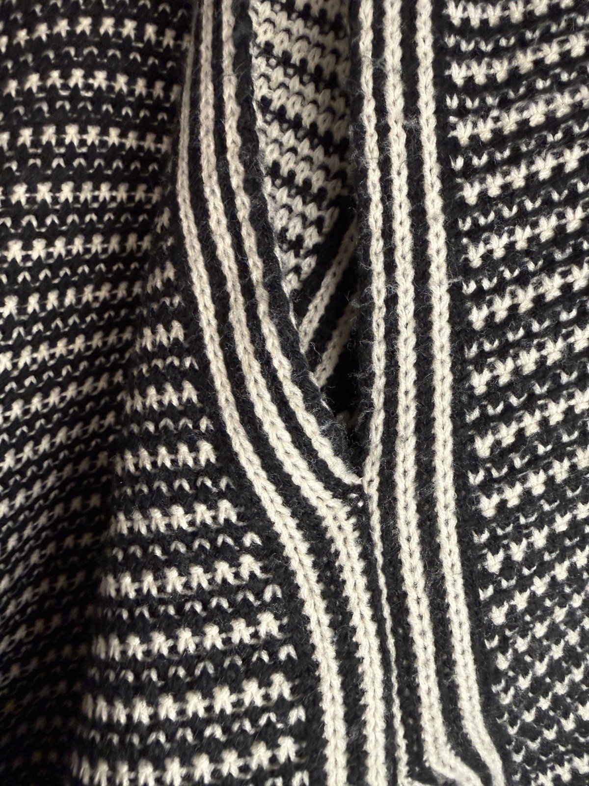 ANTHROPOLOGIE Do Everything In Love Poncho ONE SIZE Black/Cream Acrylic Knit