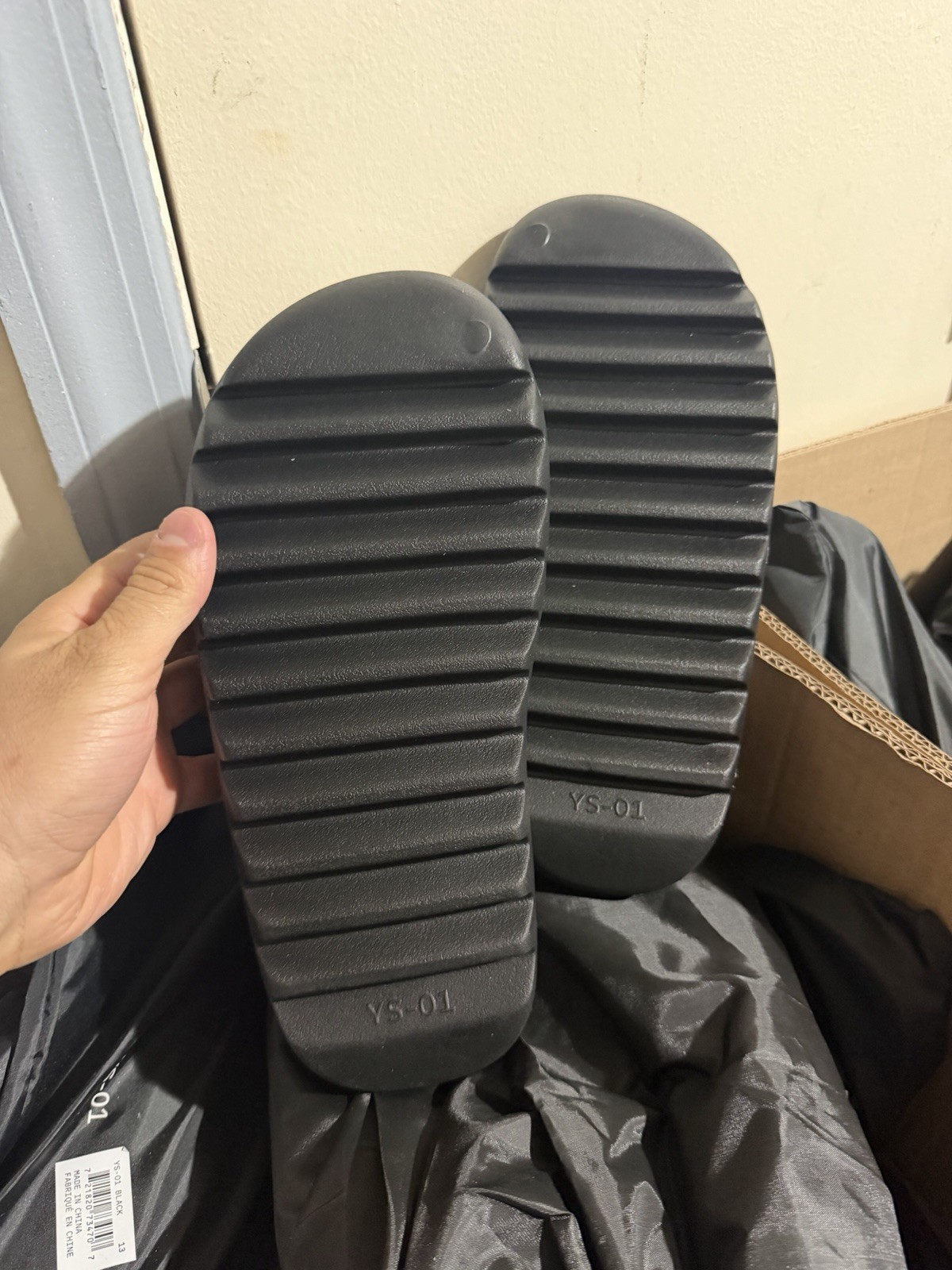 YZY YS-01 (Yeezy Slide) Mens New In Dust Bag SIZE 14