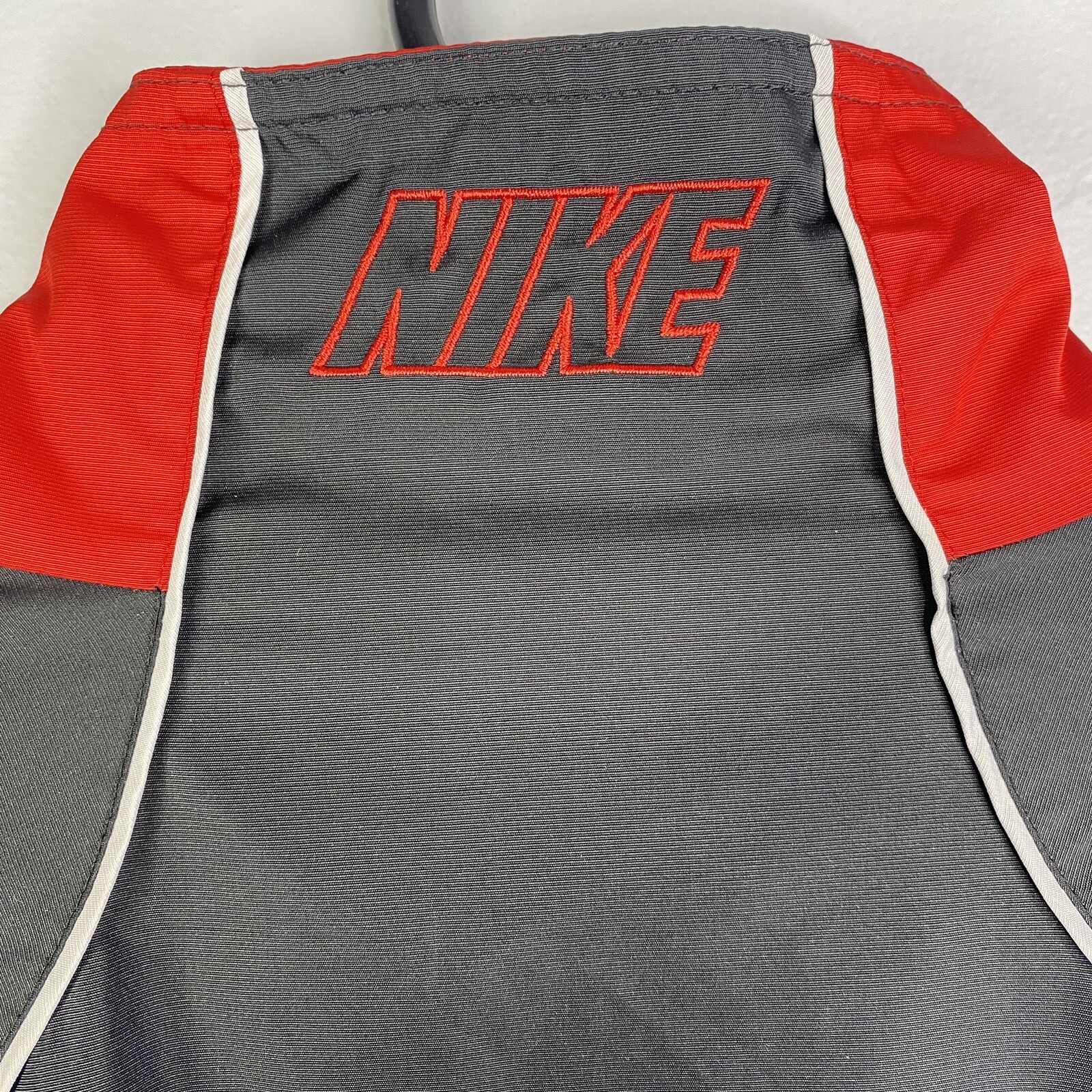 Nike Jacket Windbreaker Mens Medium Bred Black Red Full Zip Swoosh Vintage