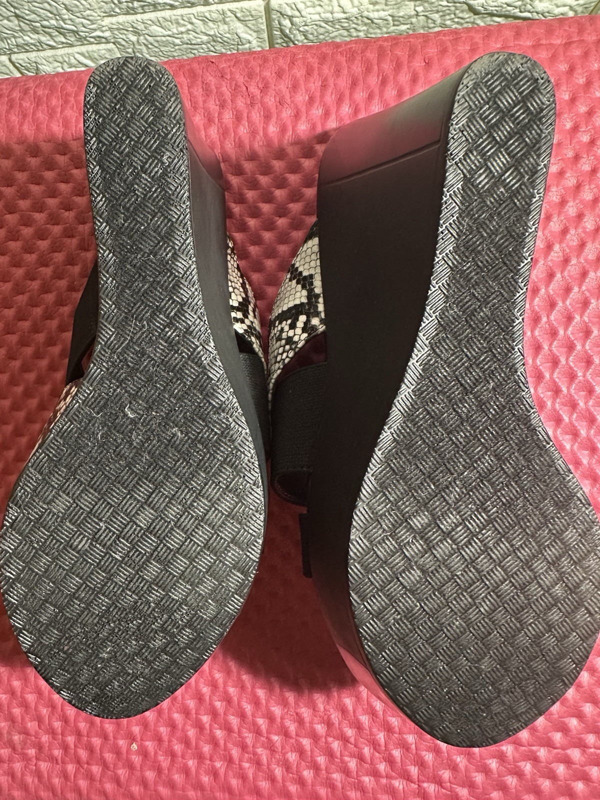 Charles by Charles David FEFE Black Snakeskin Wedge