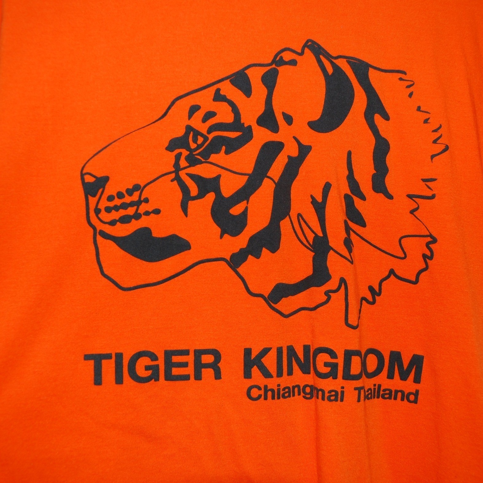 Tiger Kingdom T-shirt Men’s Size Small Thailand puffy print Graphic tee