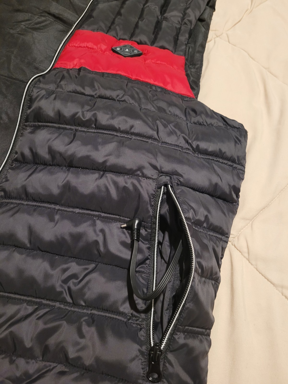 TKVOROAX Men’s Puffer Vest Black Red White Color-block Full Zip Quilted Size M