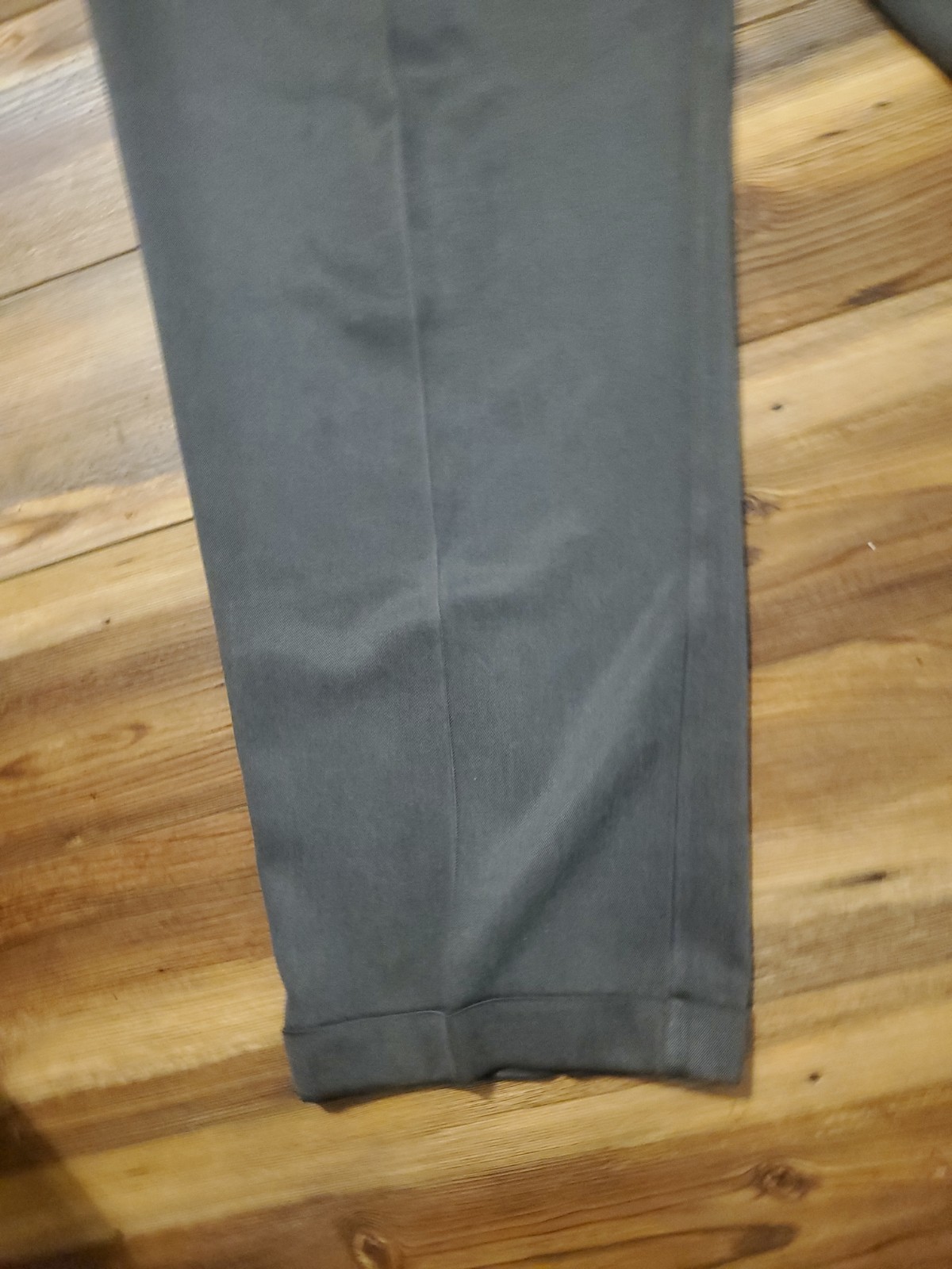 Tommy Bahama 100% Silk Mens Size 36 Pants Pleated Cuff