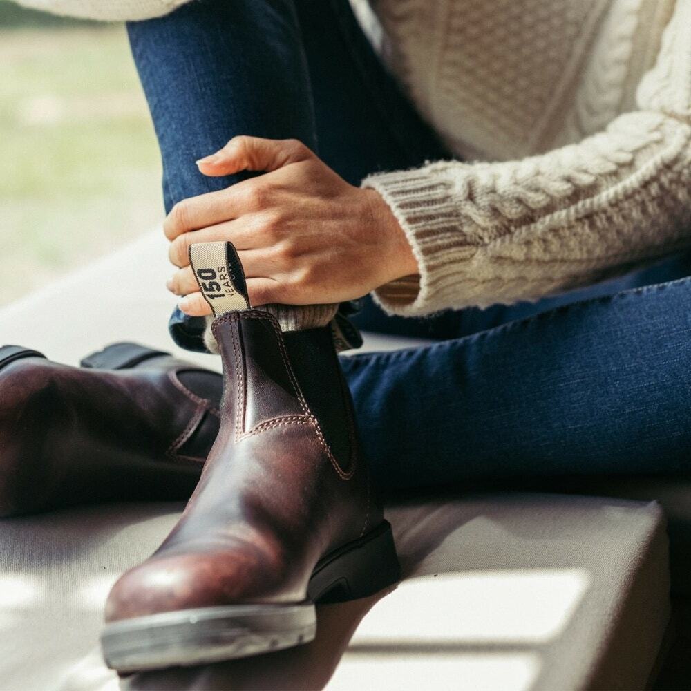 Blundstone 150 or 2130 UNISEX Boot (Water Slip Resist, Lthr Lined, Auburn Color)