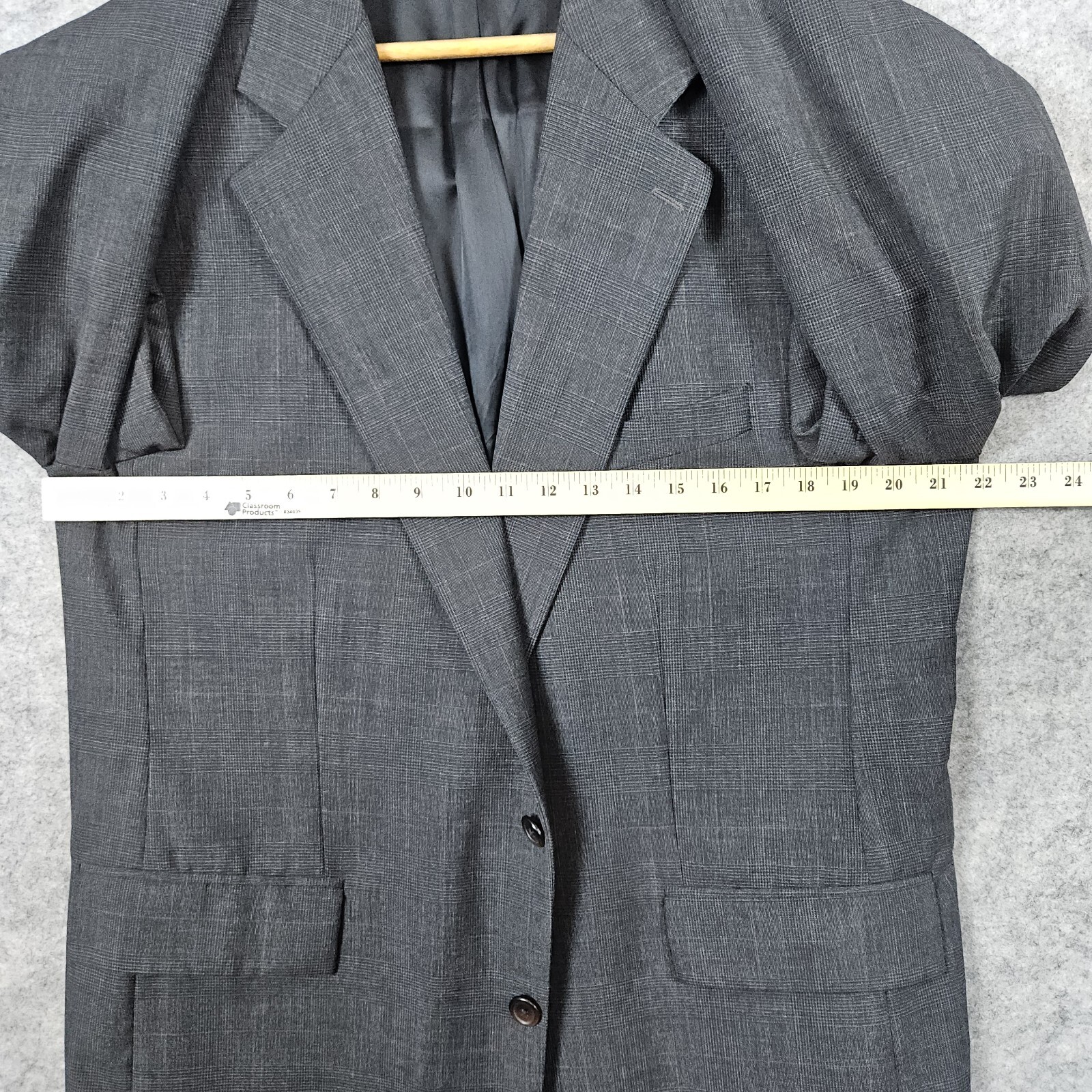 Chaps Ralph Lauren Men’s Blazer Size 44R Dark Gray Windowpane 100% Wool 2-Button