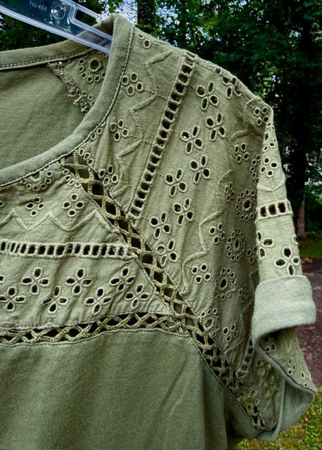 Lane Bryant Pretty Green Embroidered Eyelet T-Shirt Size 14/16 Raglan Sleeves