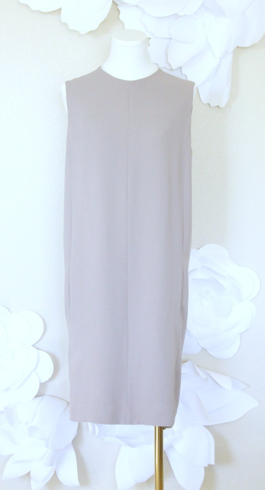 Vince Crepe Sheath Dress Gray Taupe Quiet Luxury Women’s 8 M Pockets Minimalist