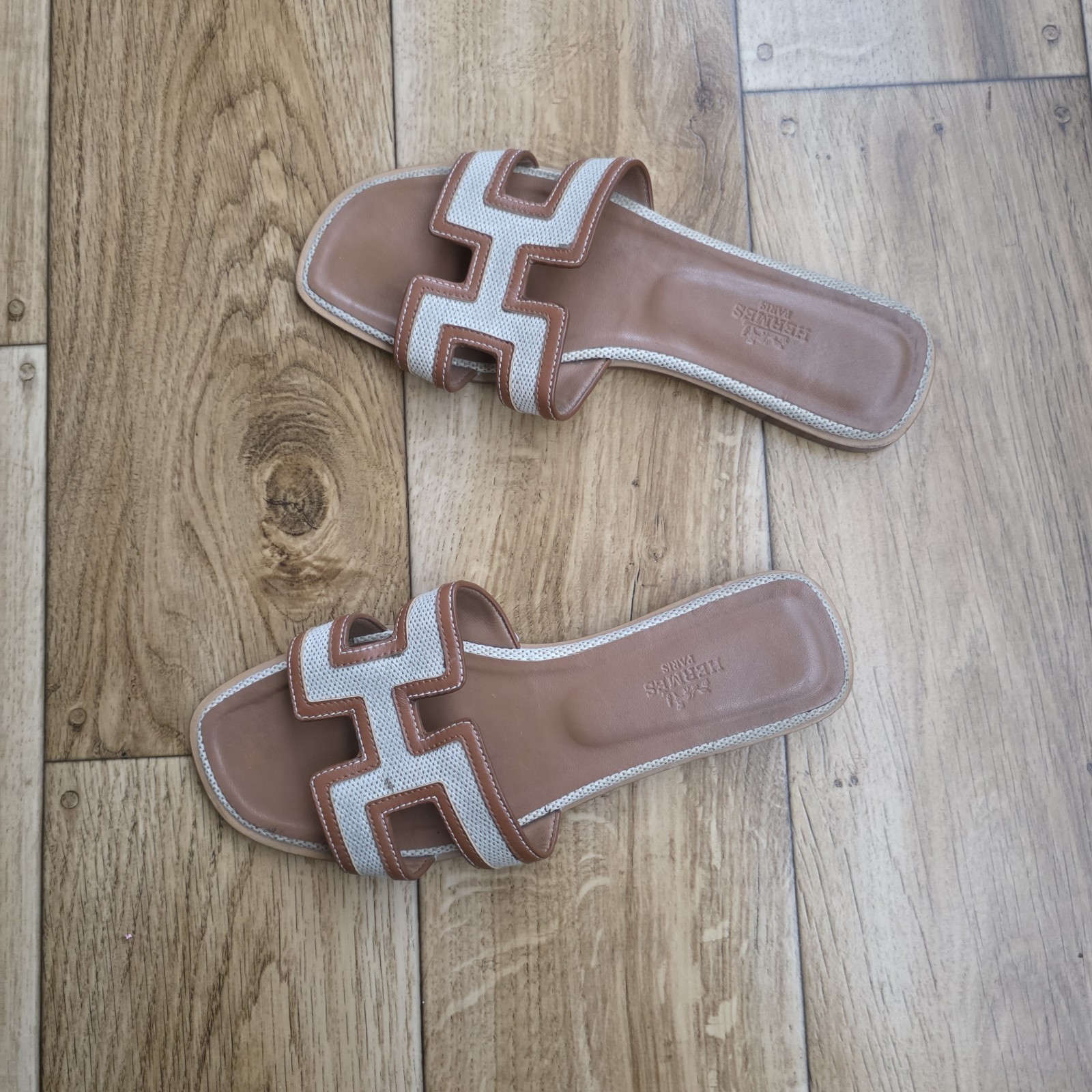 HERMES ORAN LEATHER FLAT SANDALS SLIDES SIZE 39 EU, 8.5 US, 6 UK