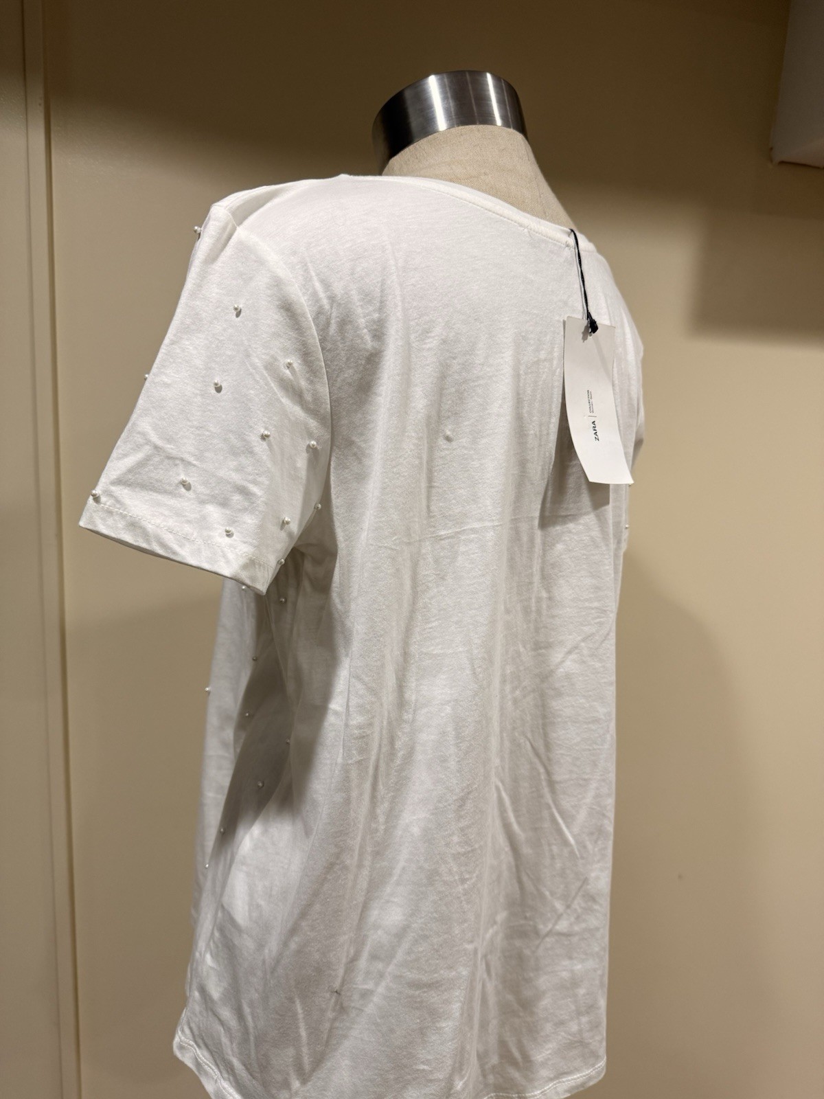 ZARA White Pearl Accent Solid Short Sleeve Round Neck T-Shirt Women’s M
