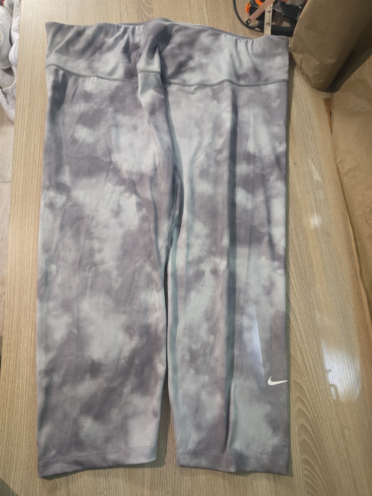 Nike Air Dri-Fit Gray 3/4 Leggings Womens Plus Size 3X Athletic Gym Pants GREAT!