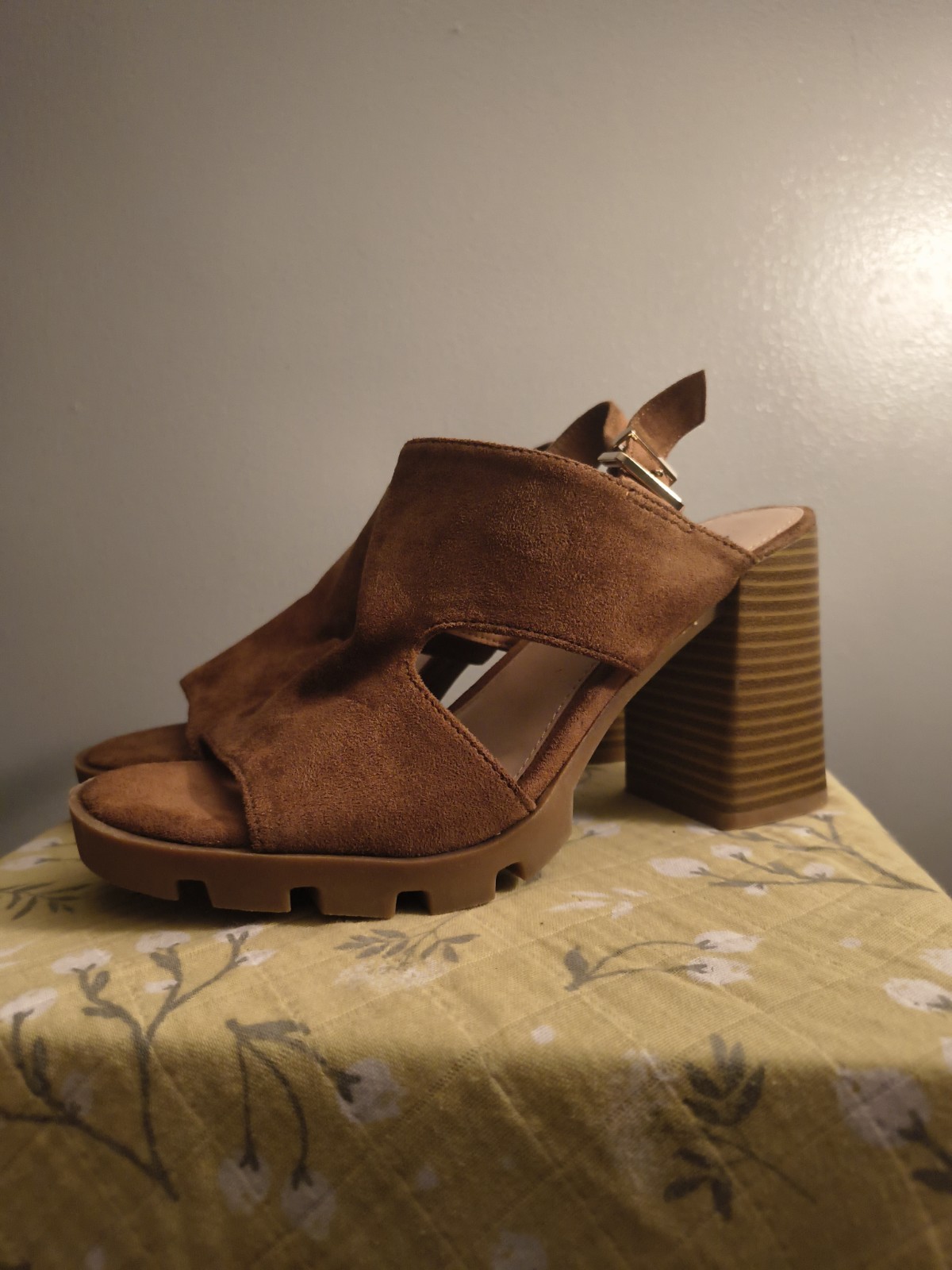 a.n.a Brown Suede Platform Block Heel Ankle Strap Sandals Size 6.5 M
