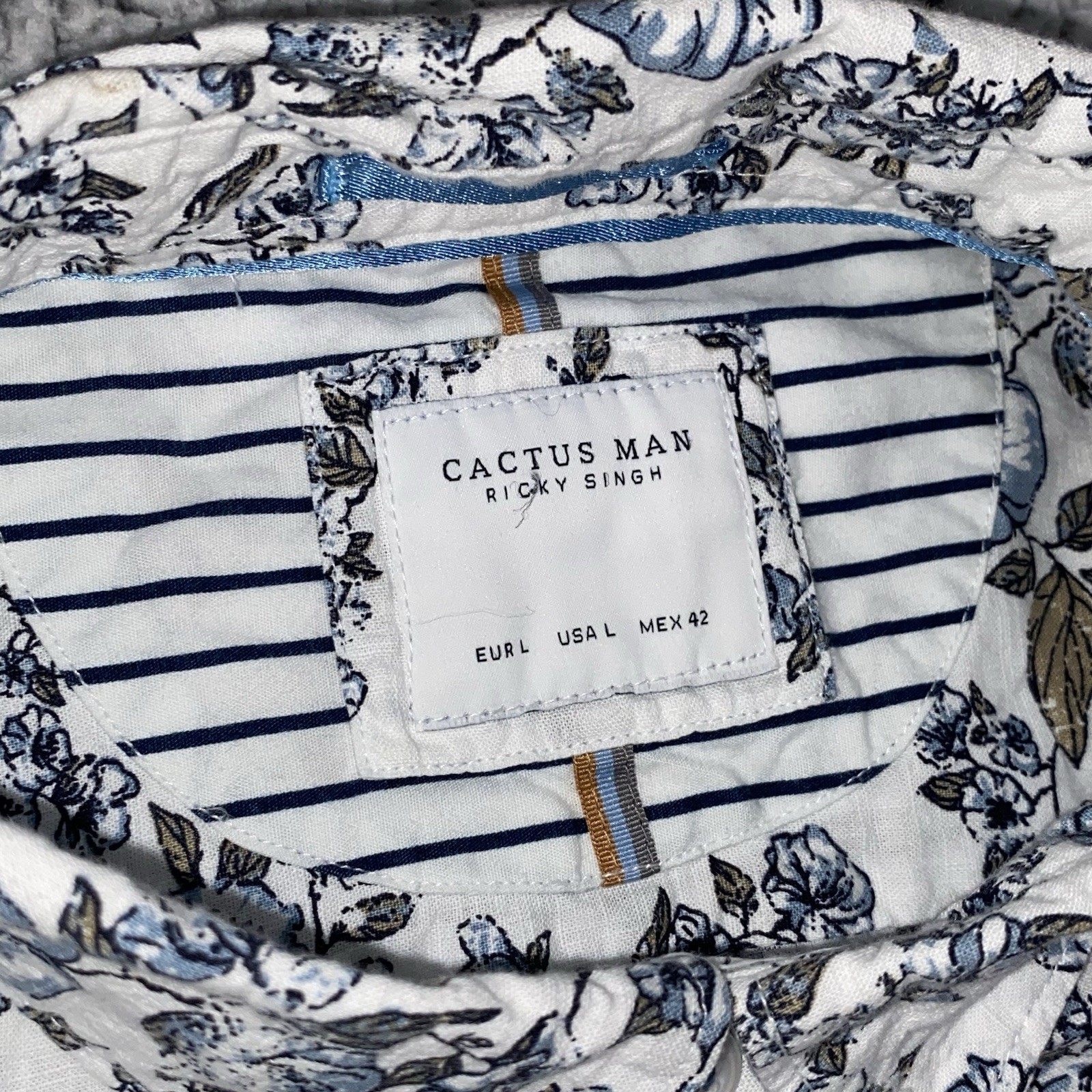 Cactus Man Ricky Singh Button Down Shirt Men’s L White Blue Floral Aloha Beach