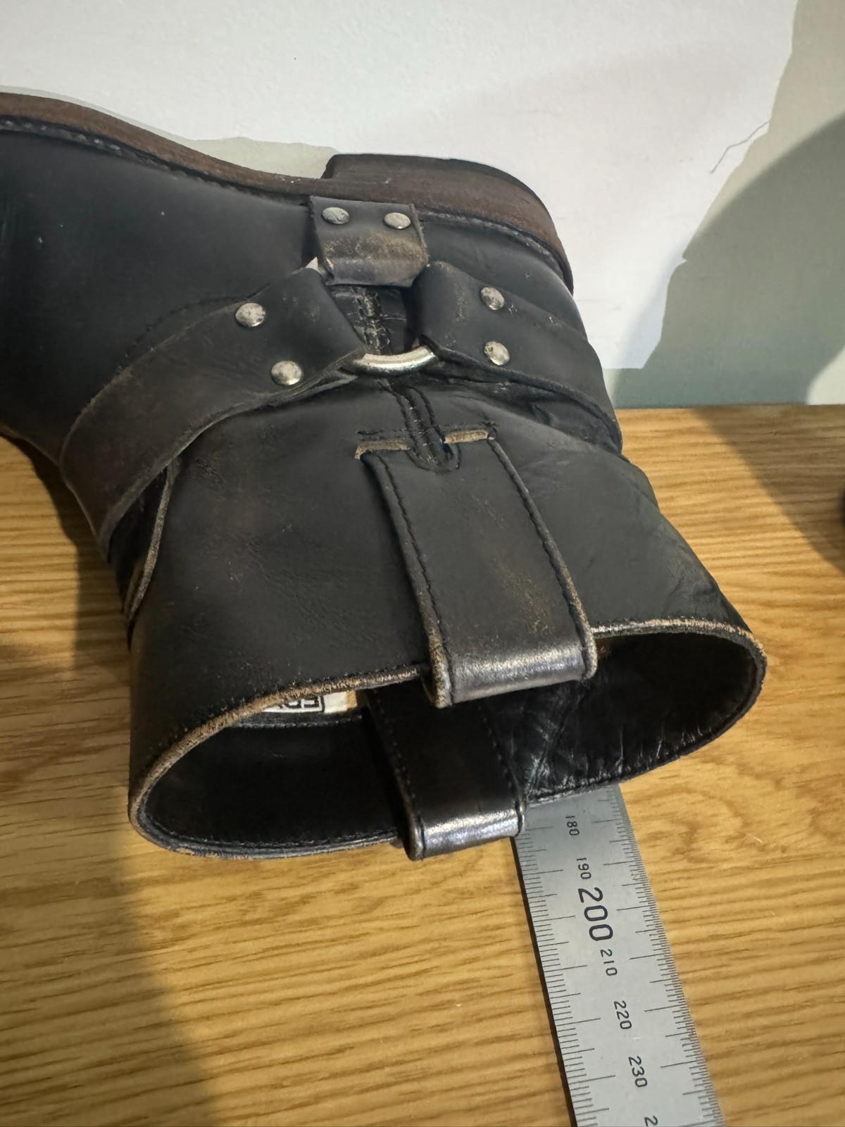 Frye Distressed Black Leather Square Toe 6-Inch Harness Womens Size 8 B Boots