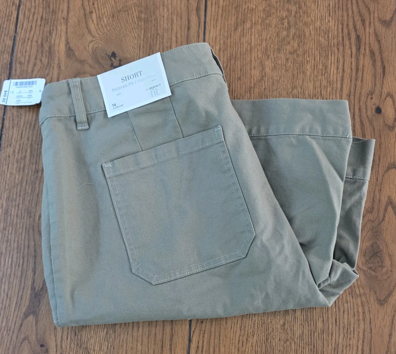 Christopher & Banks Women’s GreenShorts Relaxed High-Rise 10in Pockets Stretch