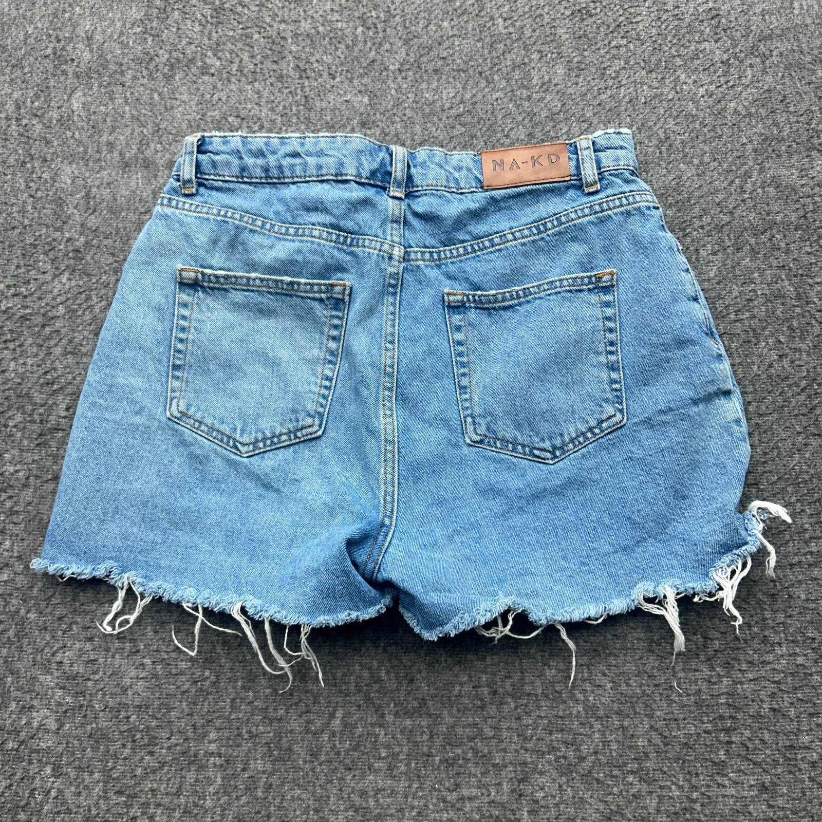 NA-KD Denim Shorts Size 40 Medium Wash Blue High Waisted Raw Hem