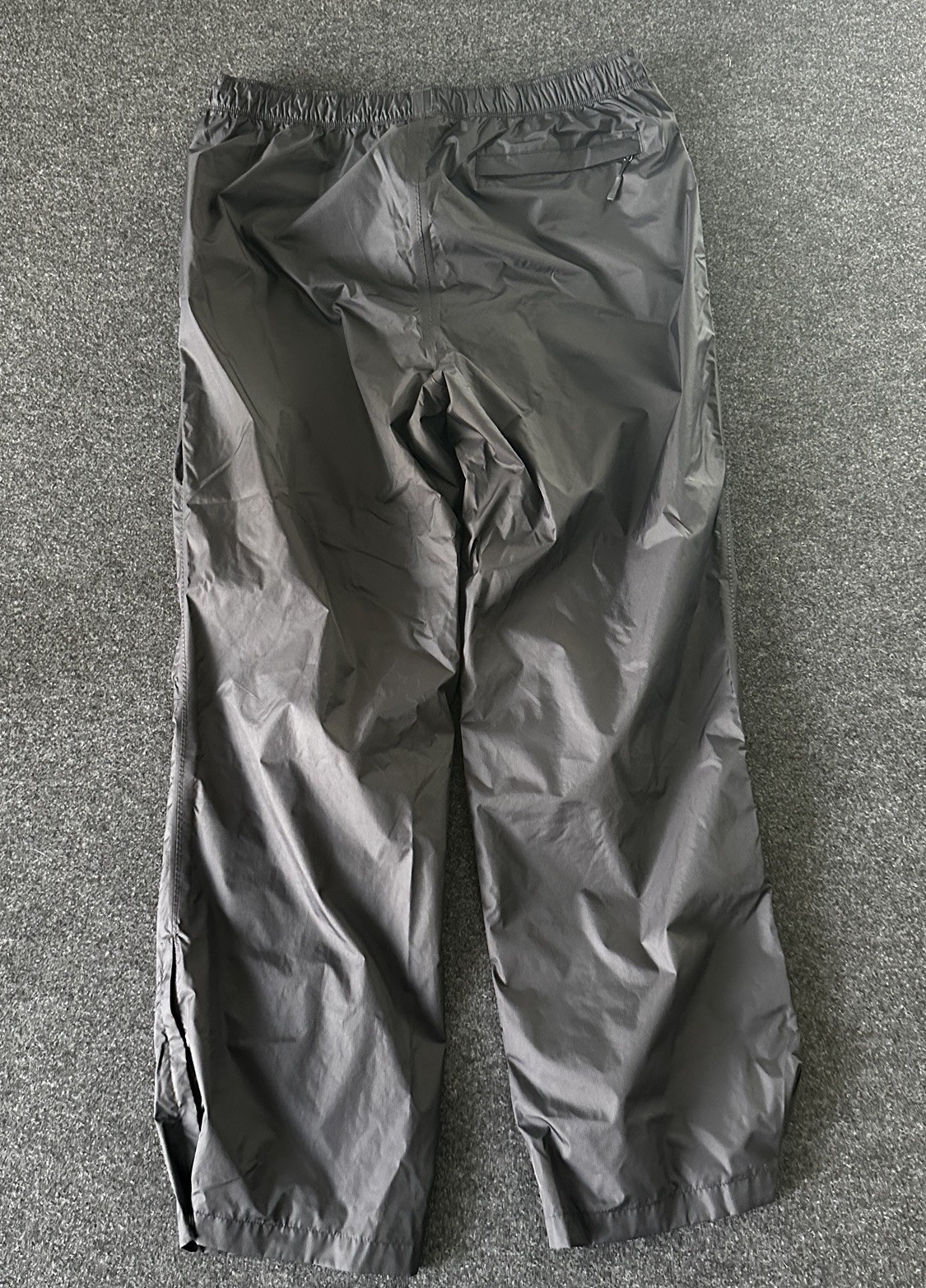 Ultimate Terrain Pant Mens L Black Nylon Windbreaker Cargo Straight Outdoor