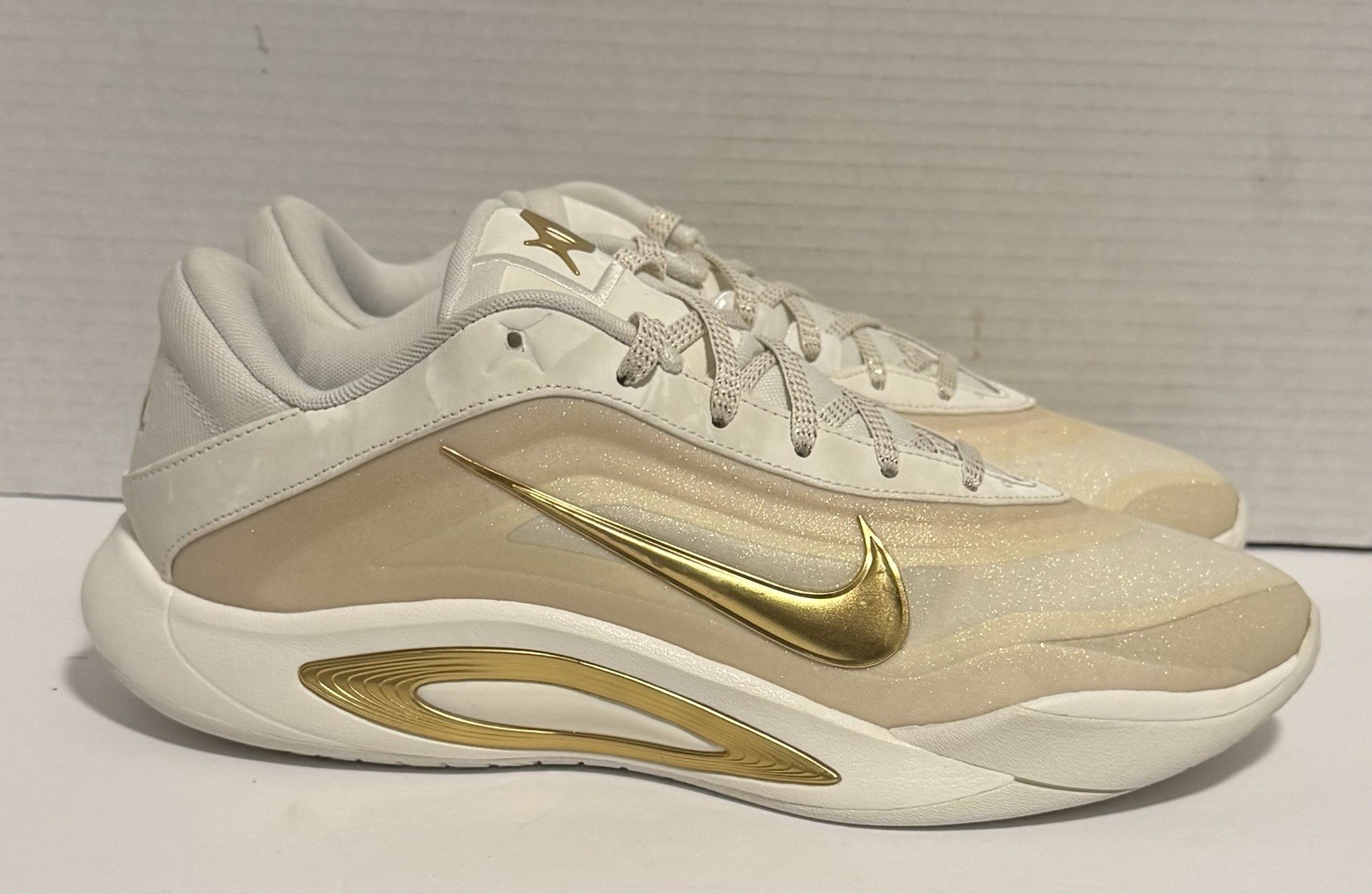 Nike A’One Sail/Metallic Gold Dynasty Basketball FZ8605-102 (Womens 11)(Mens 9.5