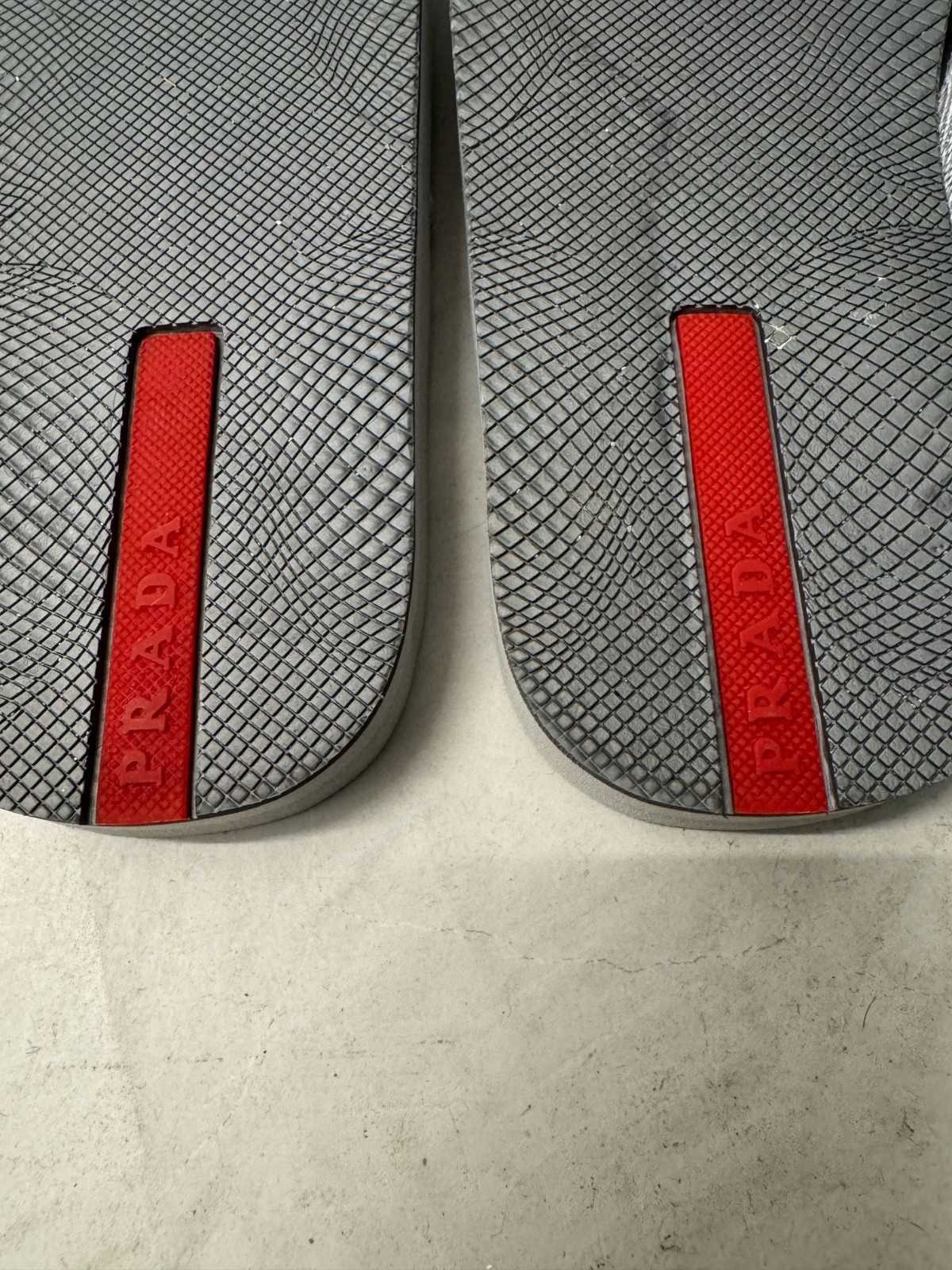 PRADA Grey Rubber Flip Flops Sandals Silver V Strap Synthetic UK6 EU39