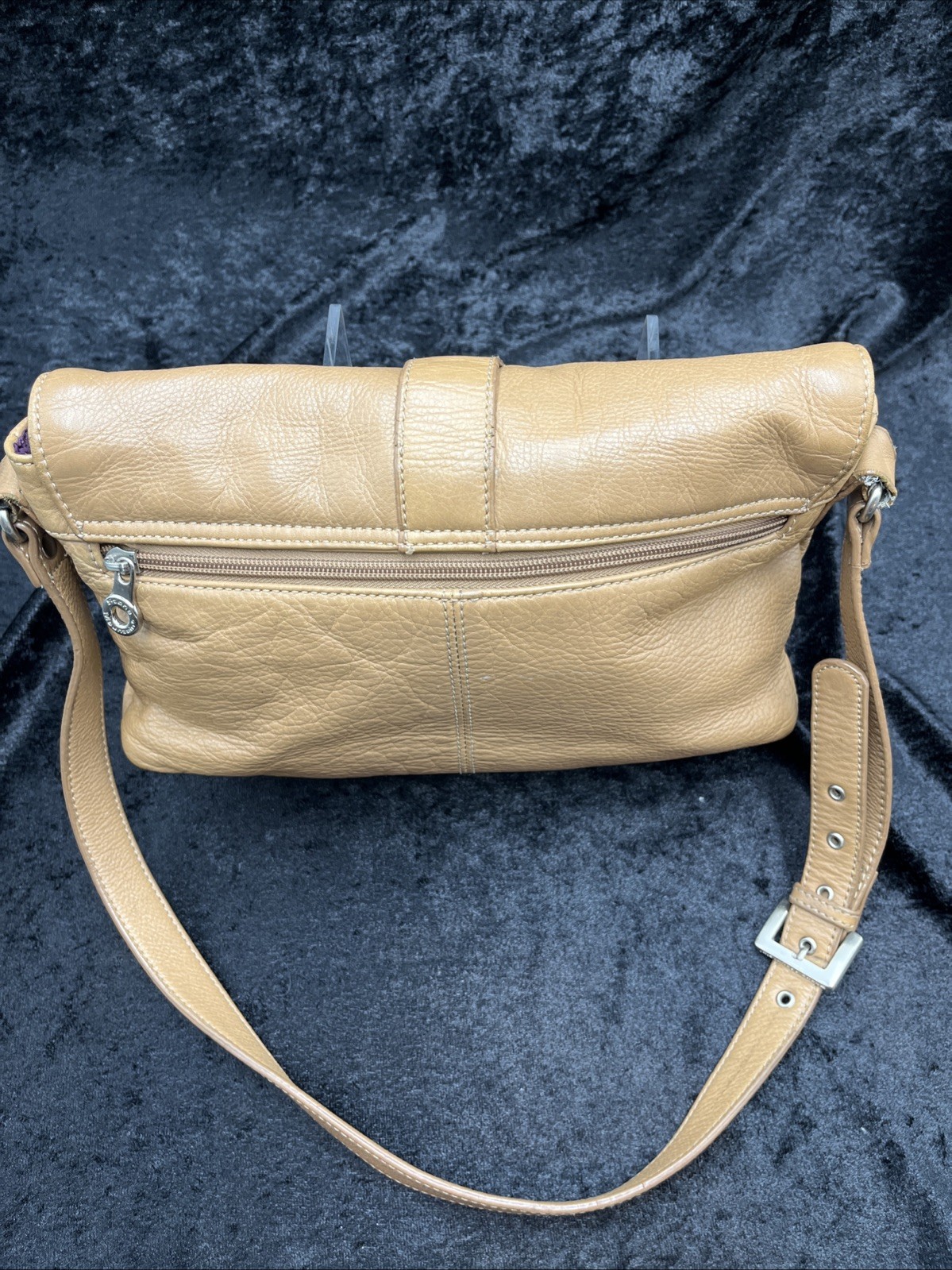 Stone Mountain Genuine Leather Shoulder Bag Buckle Accent & Key Fob Vintage