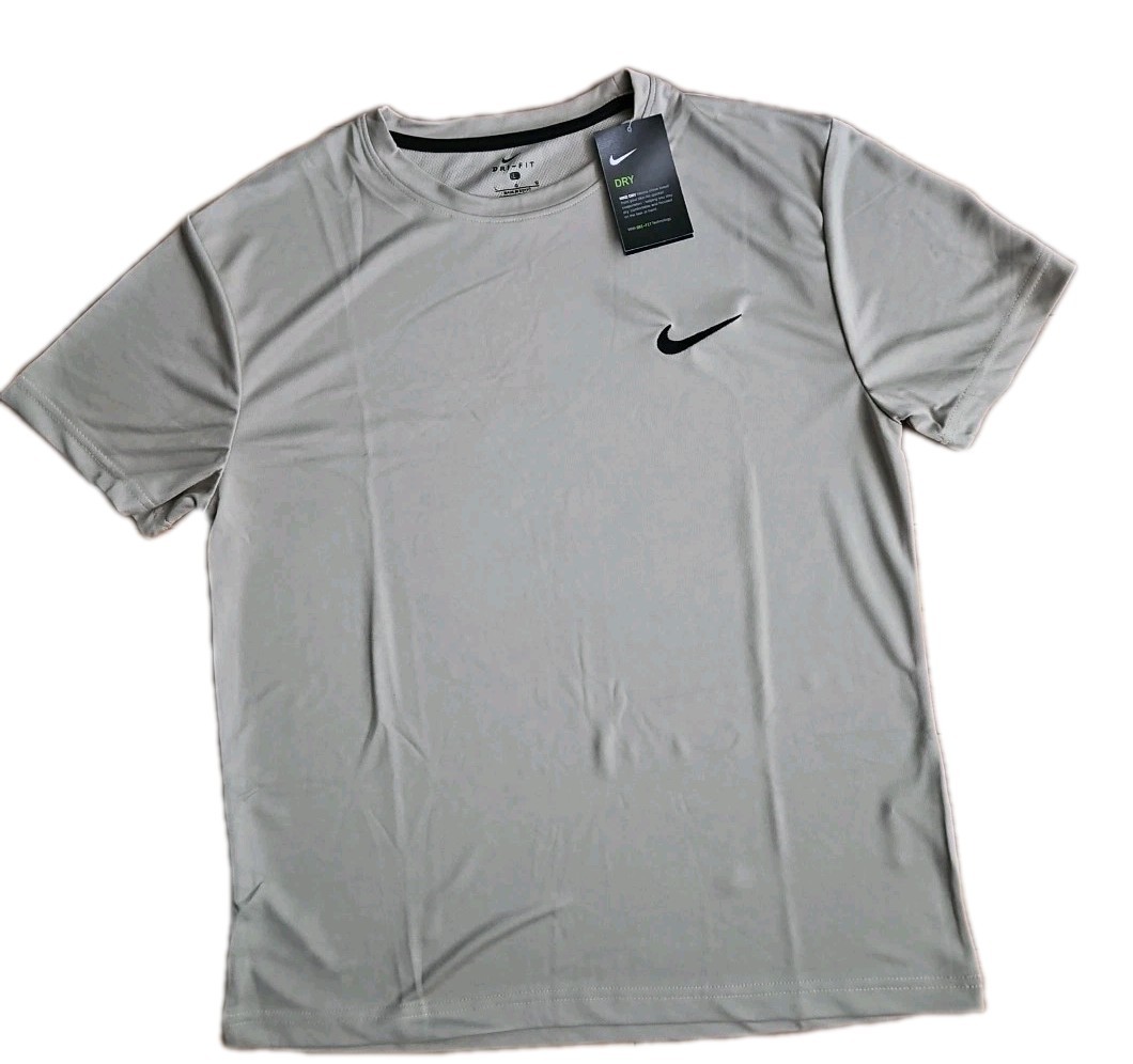 Nike Men’s T-Shirt Dri-Fit Crew Neck Sports Gym Football Shirt Top Tee Large.