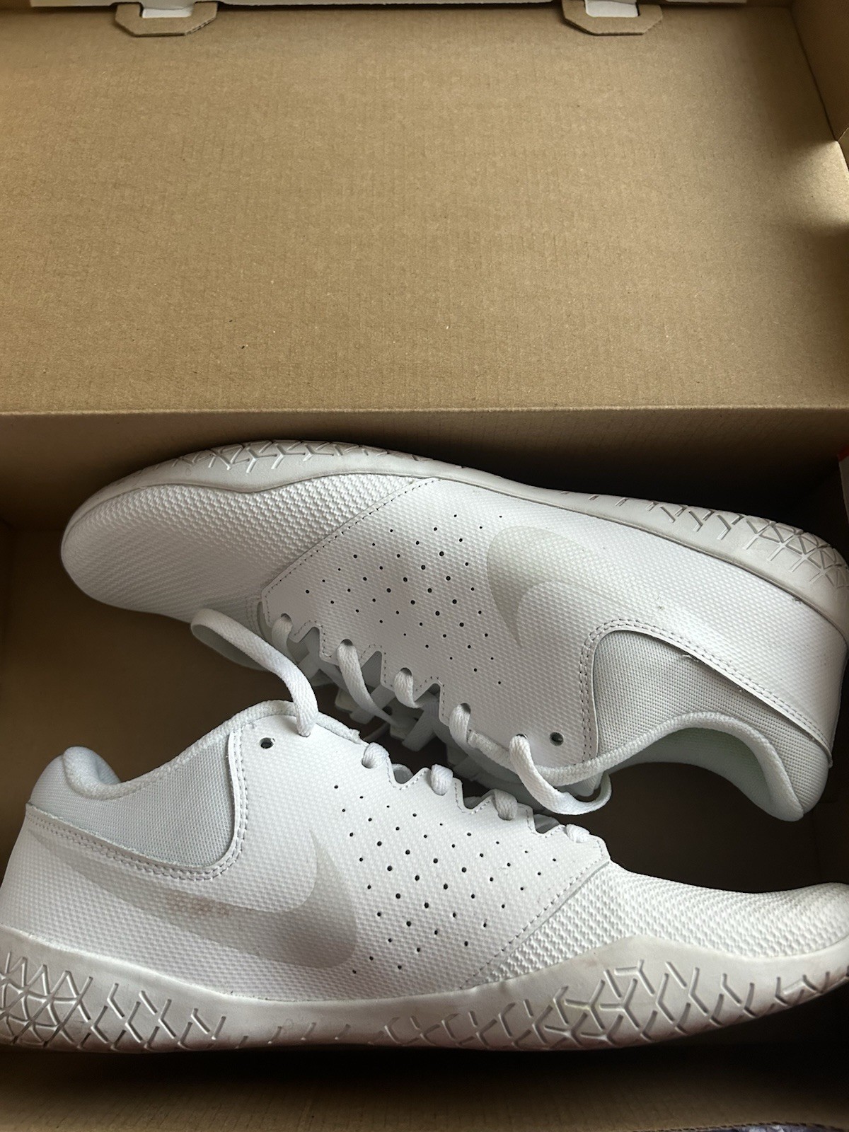 Nike Cheer Sideline IV Women’s Cheerleading Sneakers Mesh White 943790-100