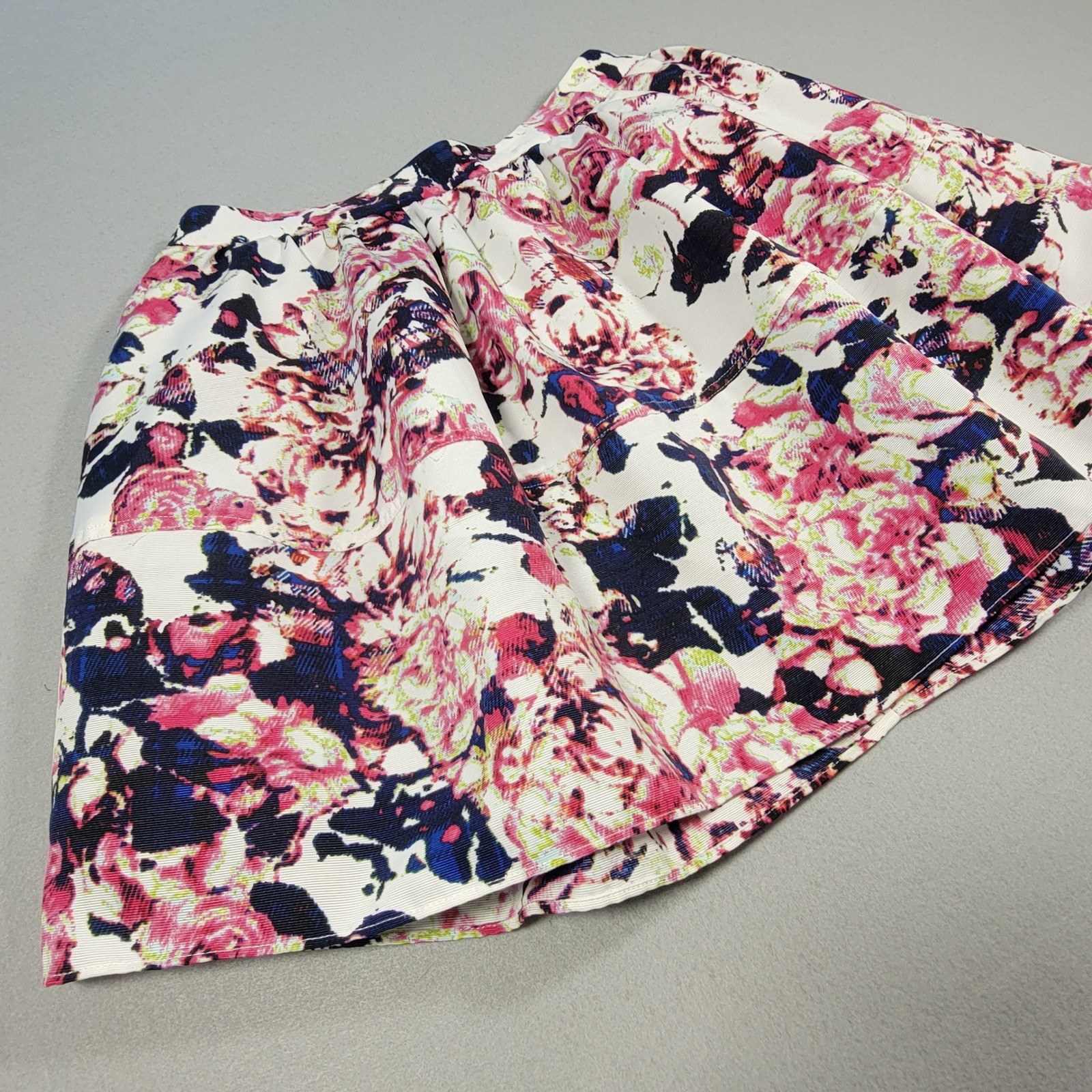 Express Floral Print Mini Skirt Womens Size 10 White Pink Blue Lined Pockets