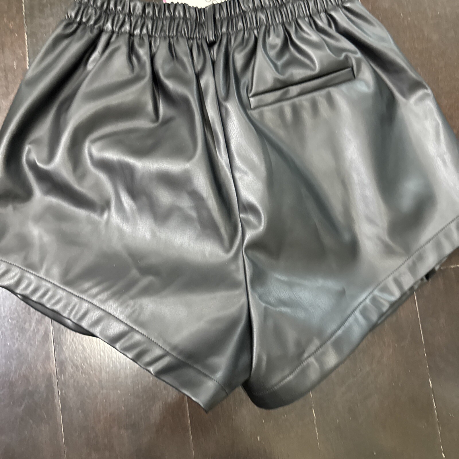 Source Unknown New With Tag Giacca High Rise Angled Leather Shorts Black S/M