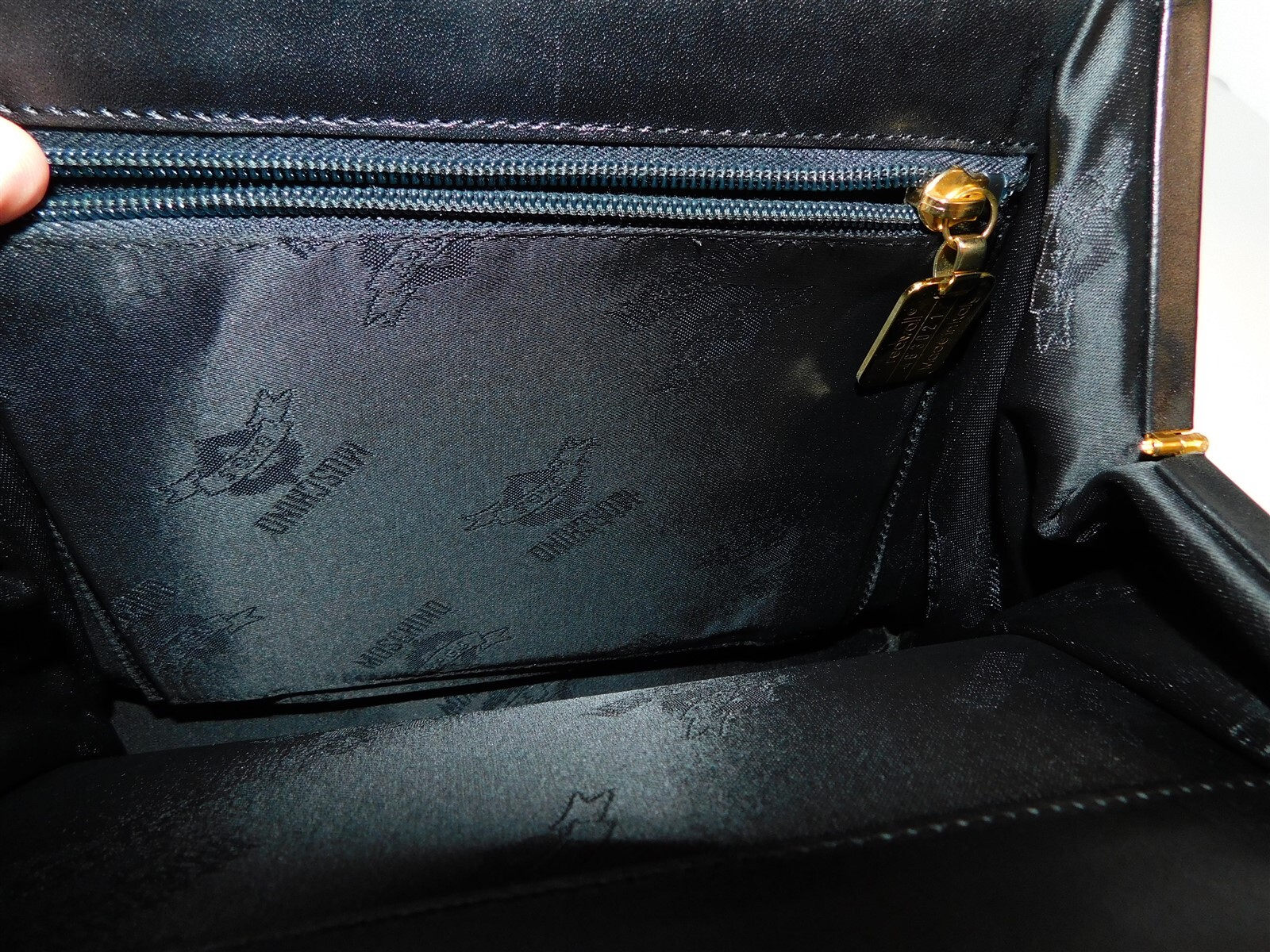 Moschino Redwall Italy Vintage Black Nylon Leather Shoulder Bag