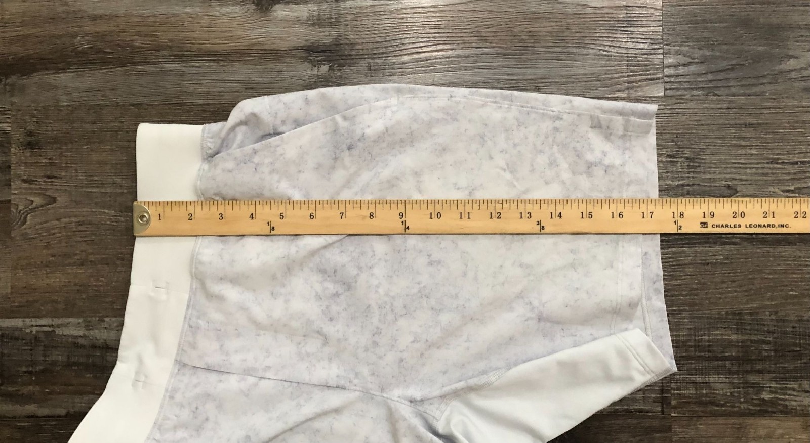 Lululemon T.H.E. Shorts Mens Medium Gravel Dust Gray White Athletic Drawstring