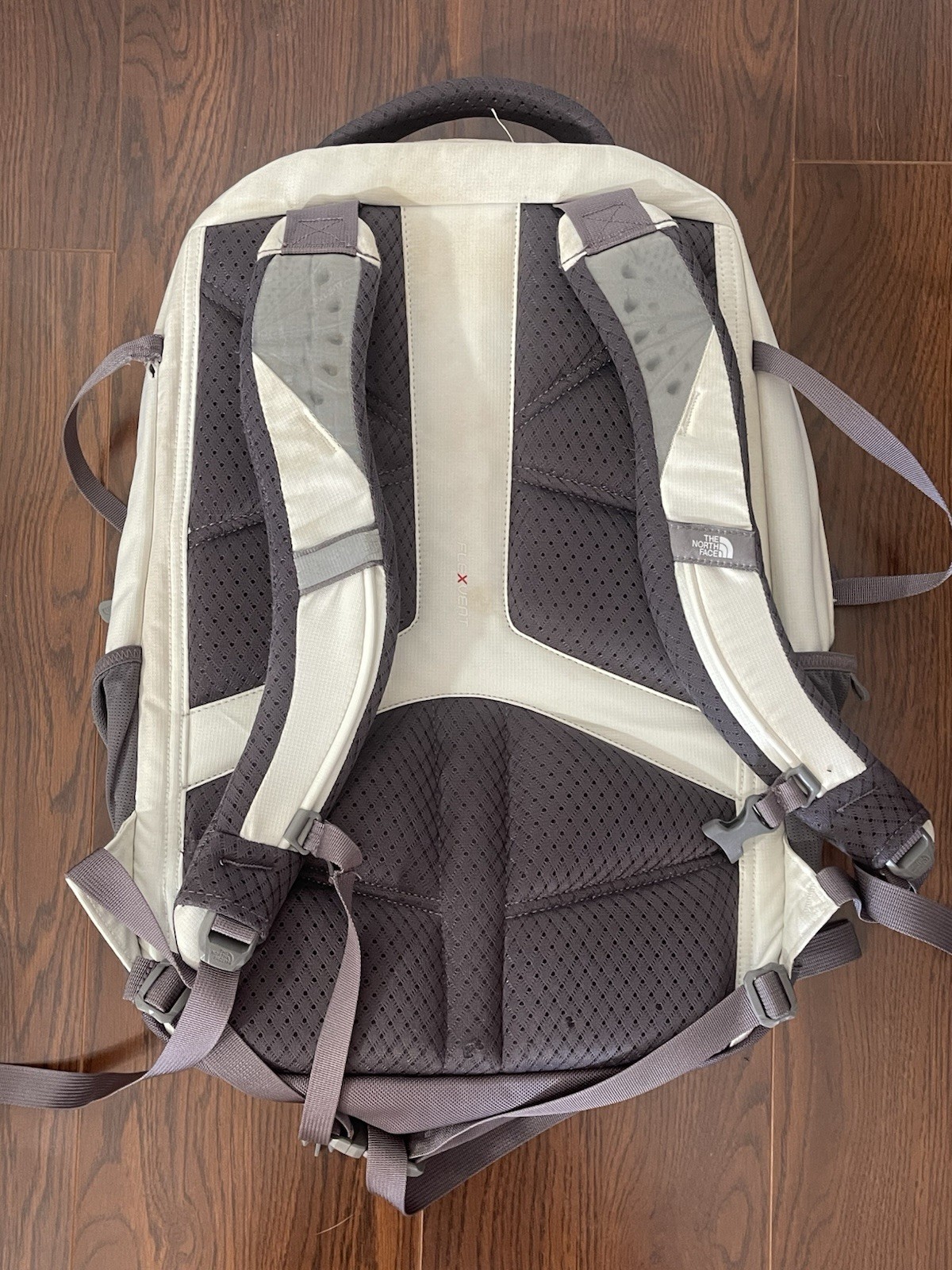 The North Face RECON Backpack Imperfect (read). White Purple