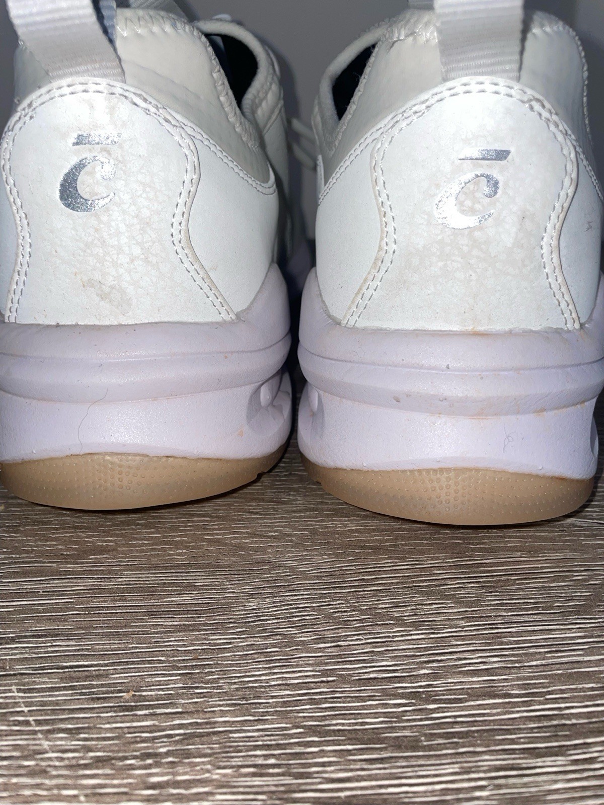 Clove Classic Womens 10 Brilliant White Sneakers